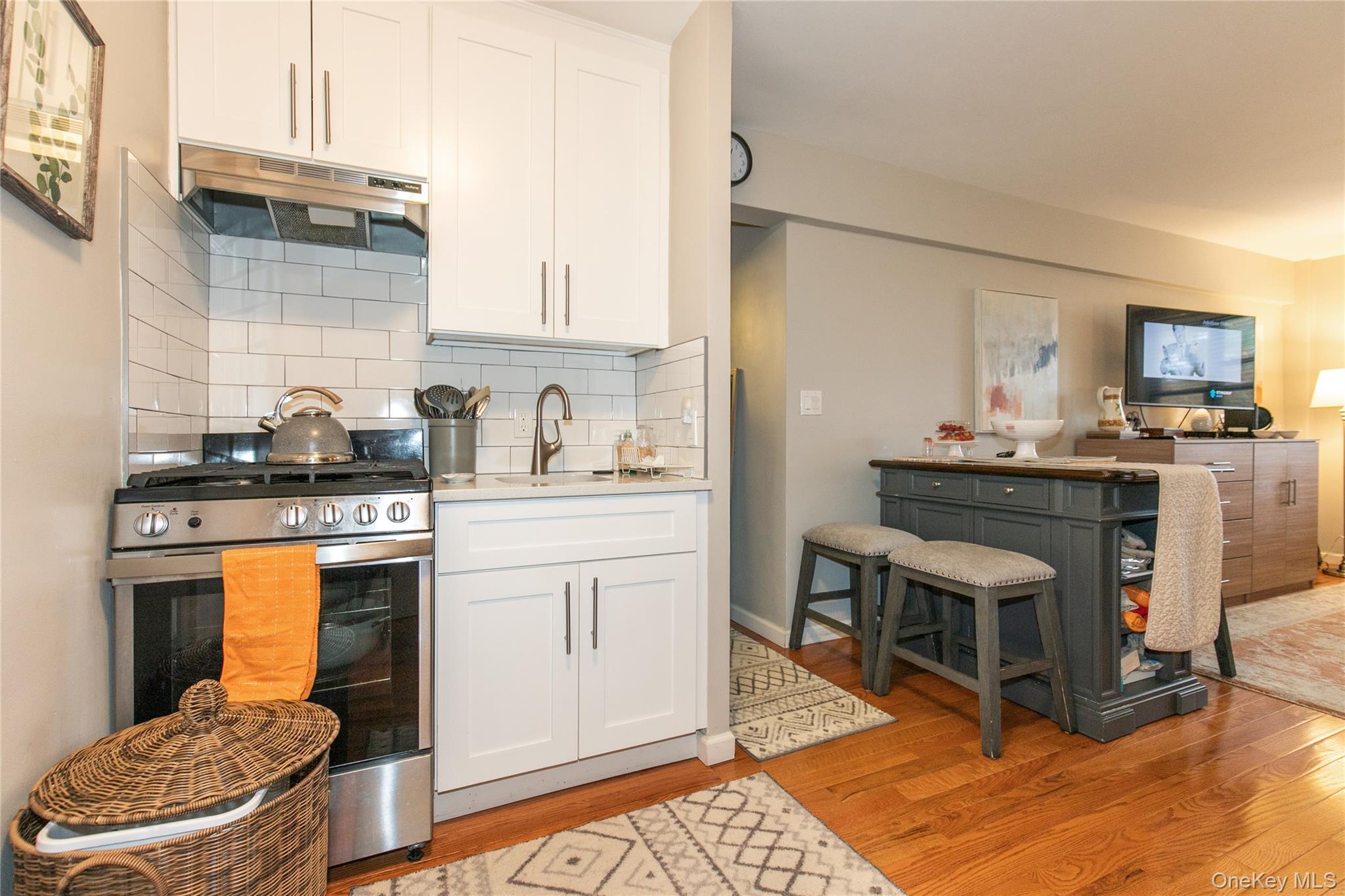 15 Canterbury Road # D6, Great Neck, NY 11021