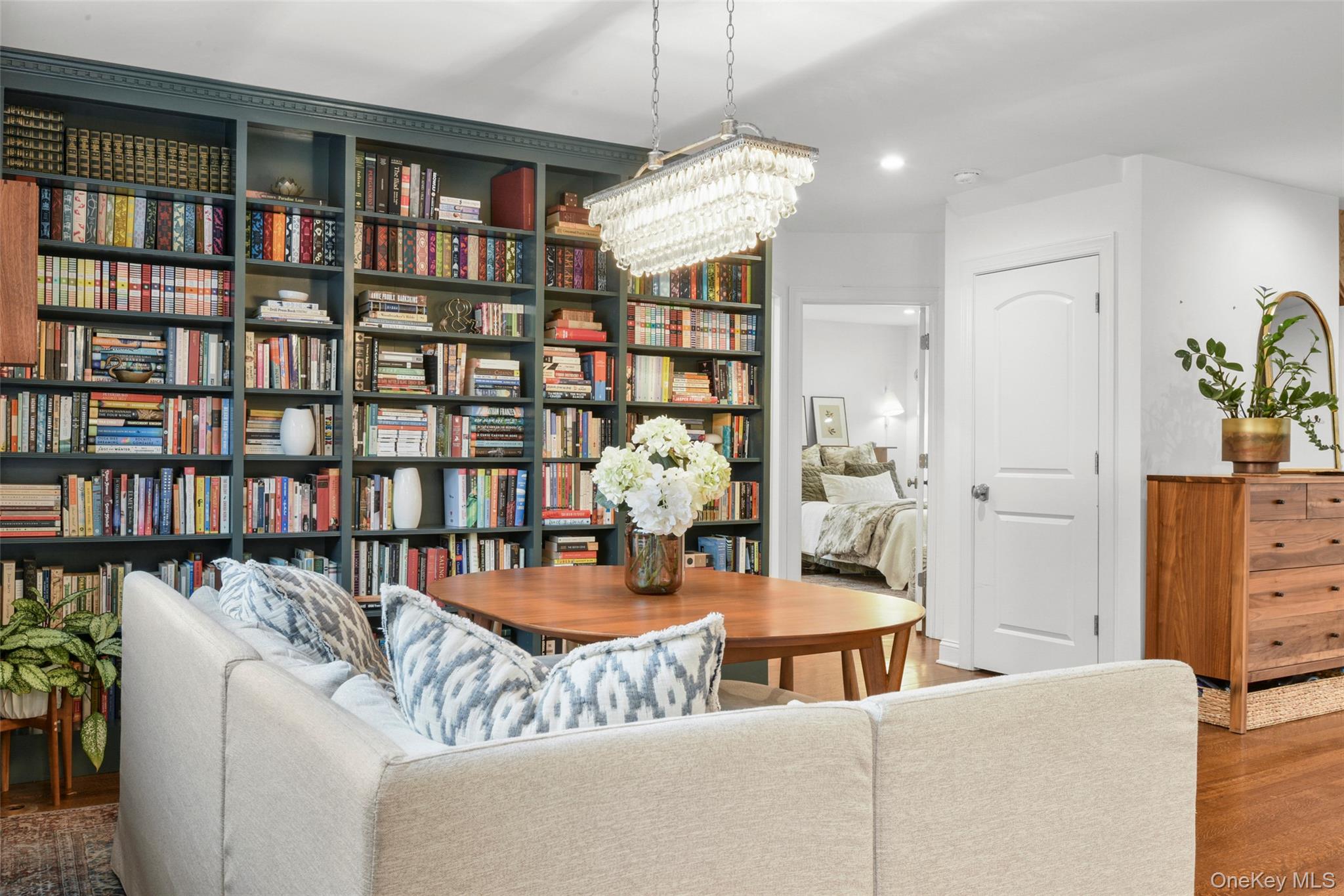 1096 Hunter Avenue, Pelham, NY 10803