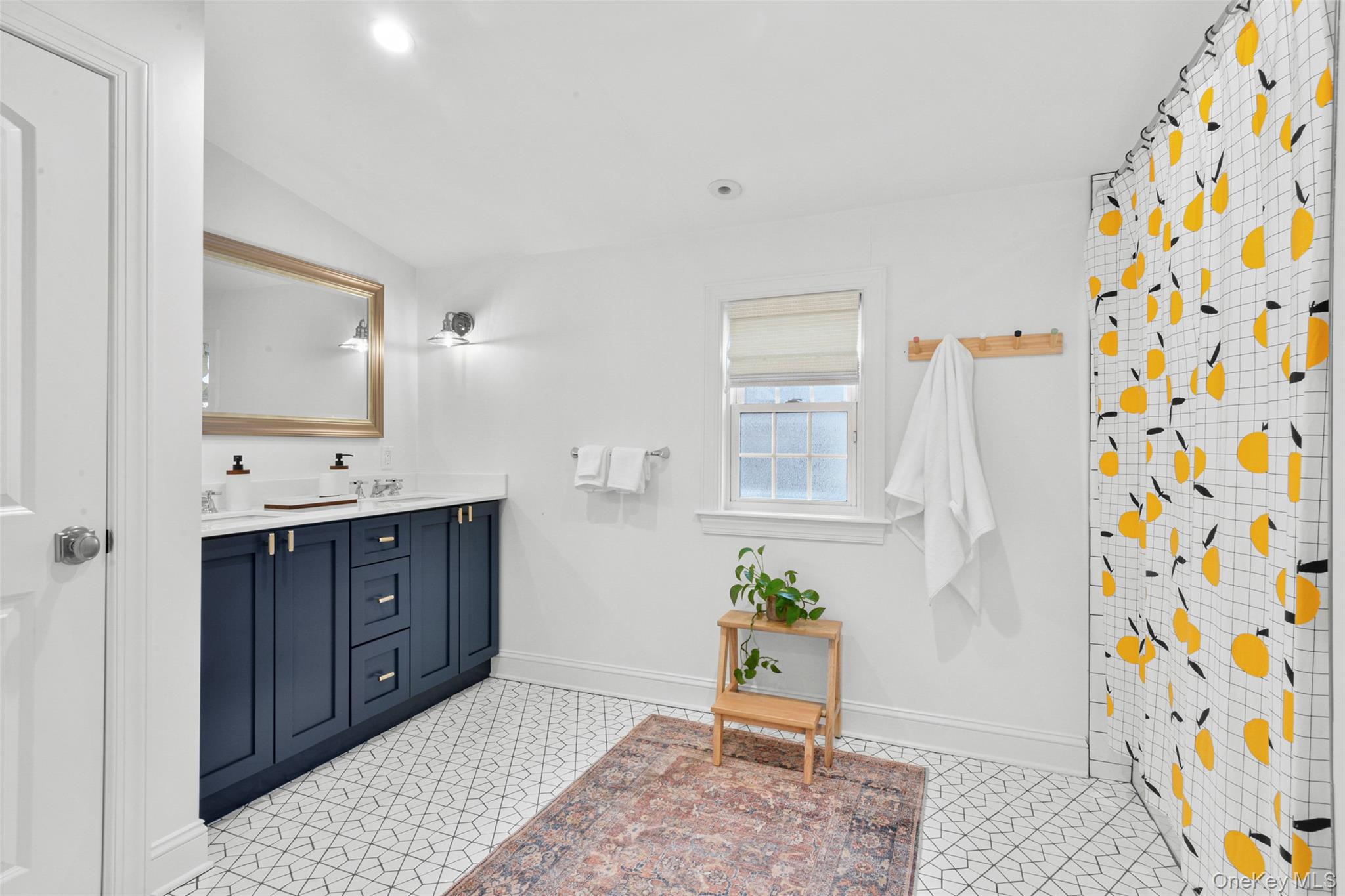 1096 Hunter Avenue, Pelham, NY 10803