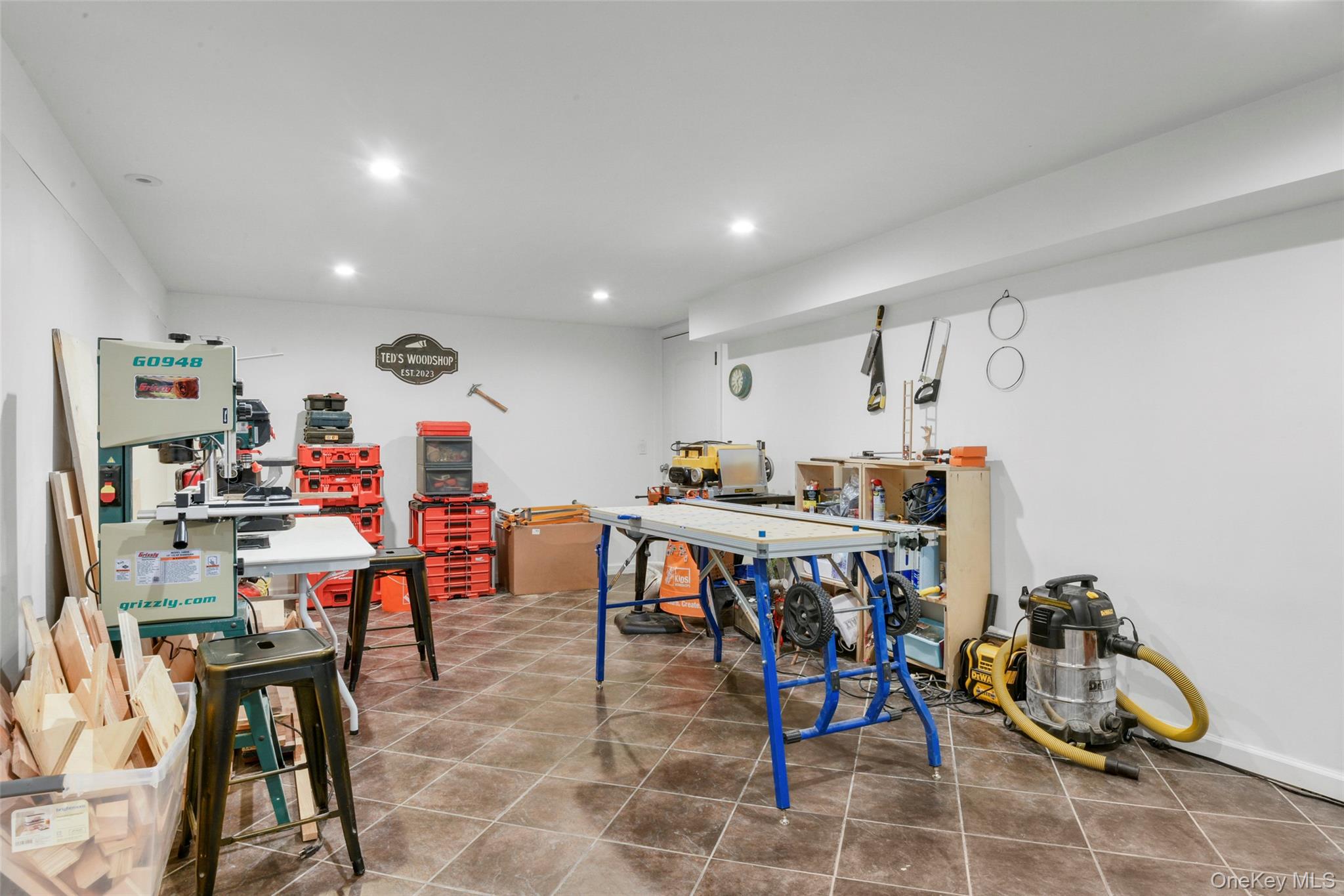 1096 Hunter Avenue, Pelham, NY 10803