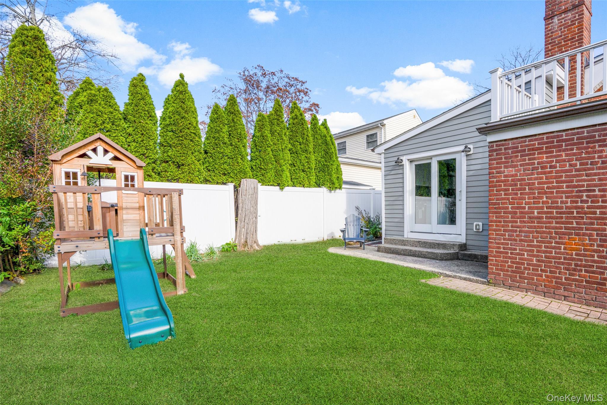 1096 Hunter Avenue, Pelham, NY 10803