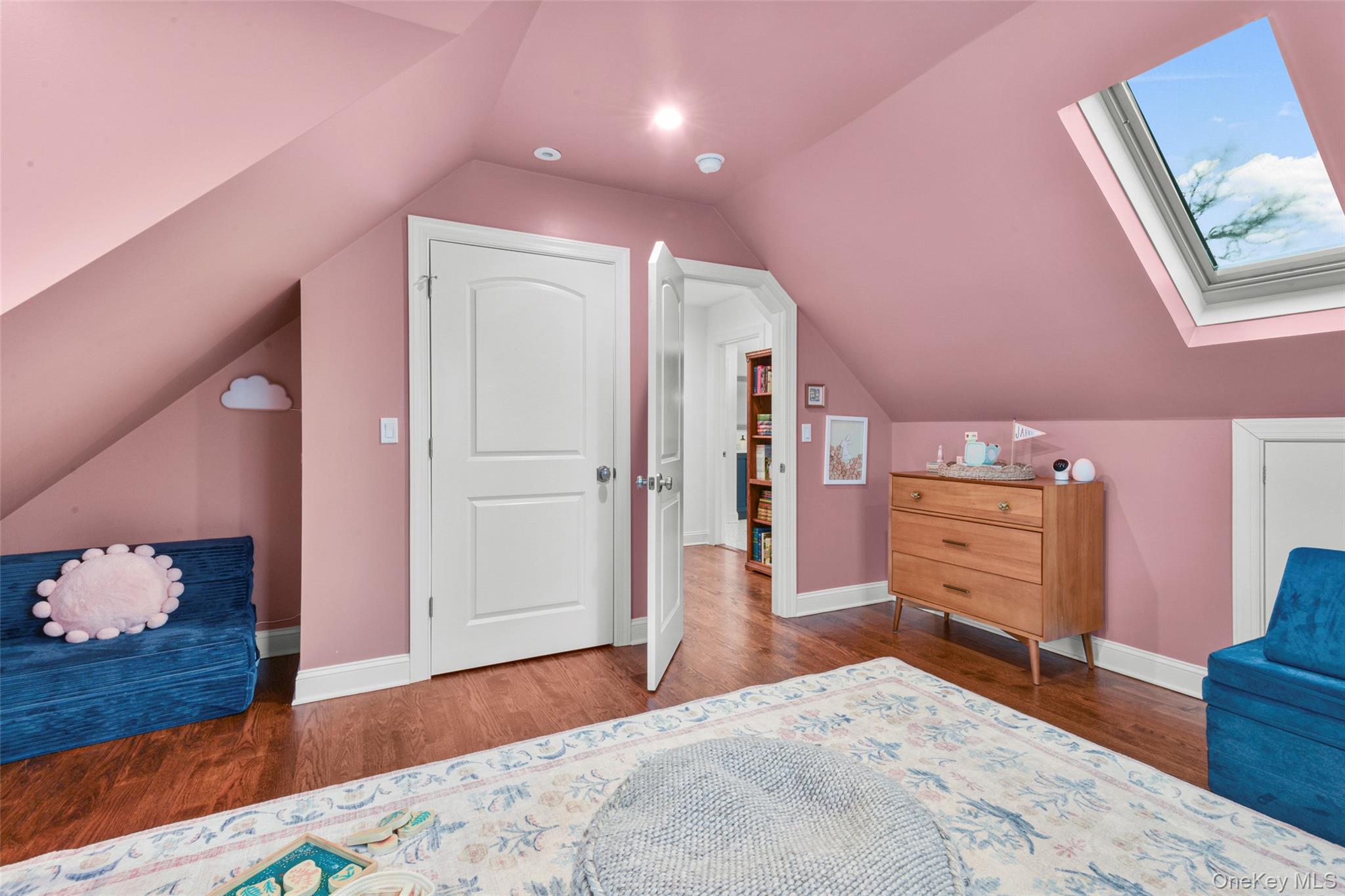 1096 Hunter Avenue, Pelham, NY 10803