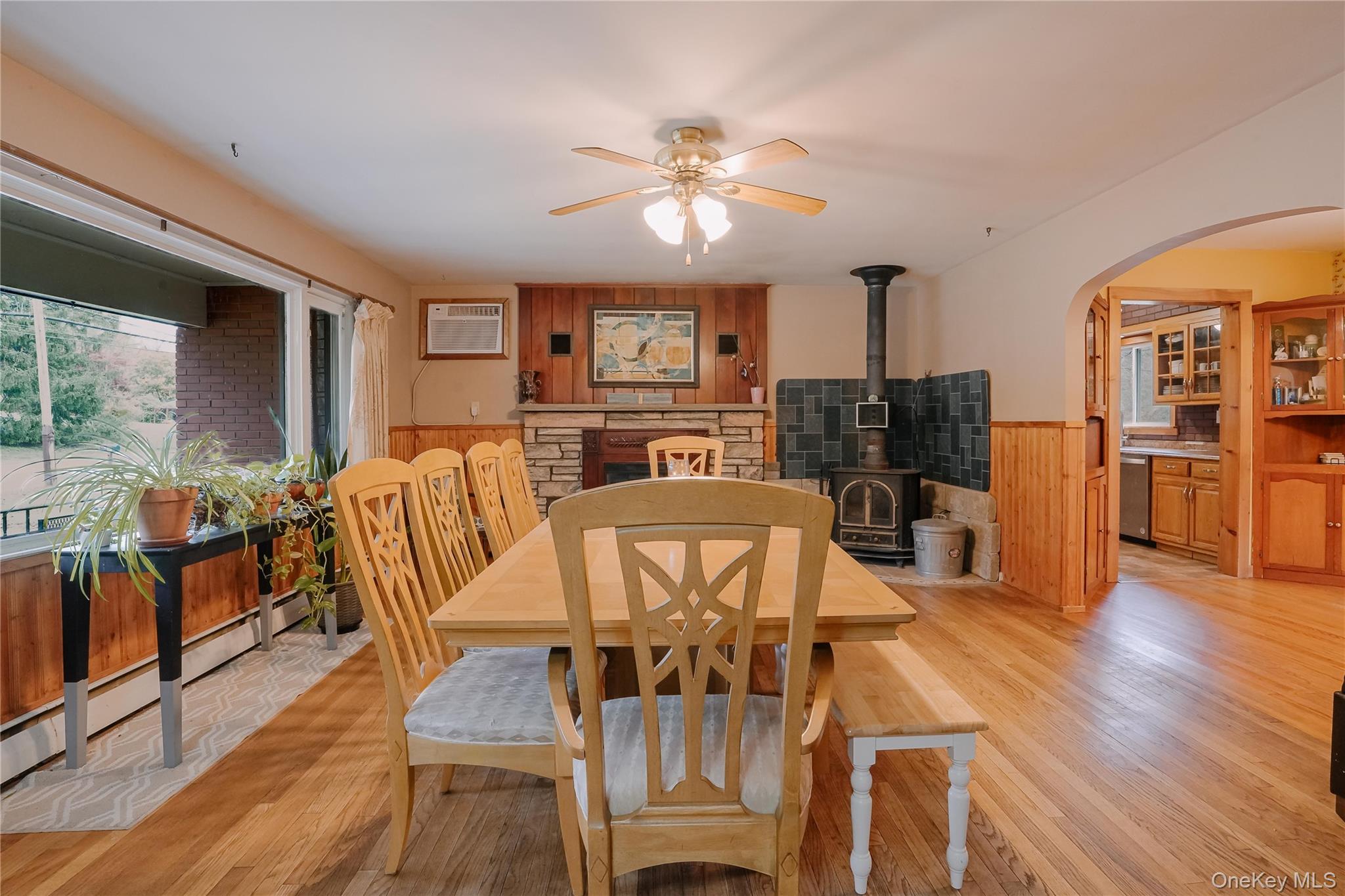 84 Ulster Avenue, Esopus, NY 12487