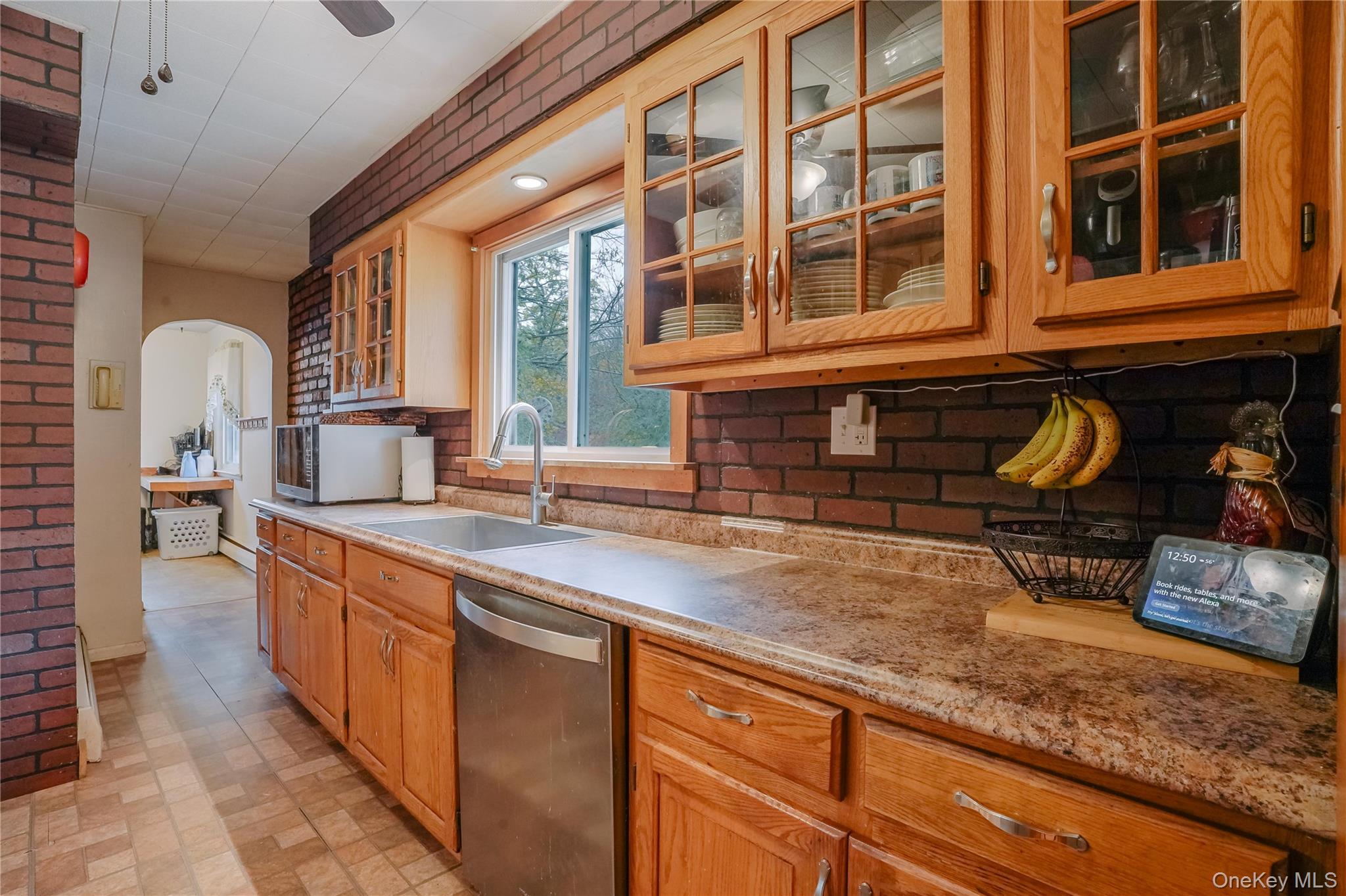 84 Ulster Avenue, Esopus, NY 12487