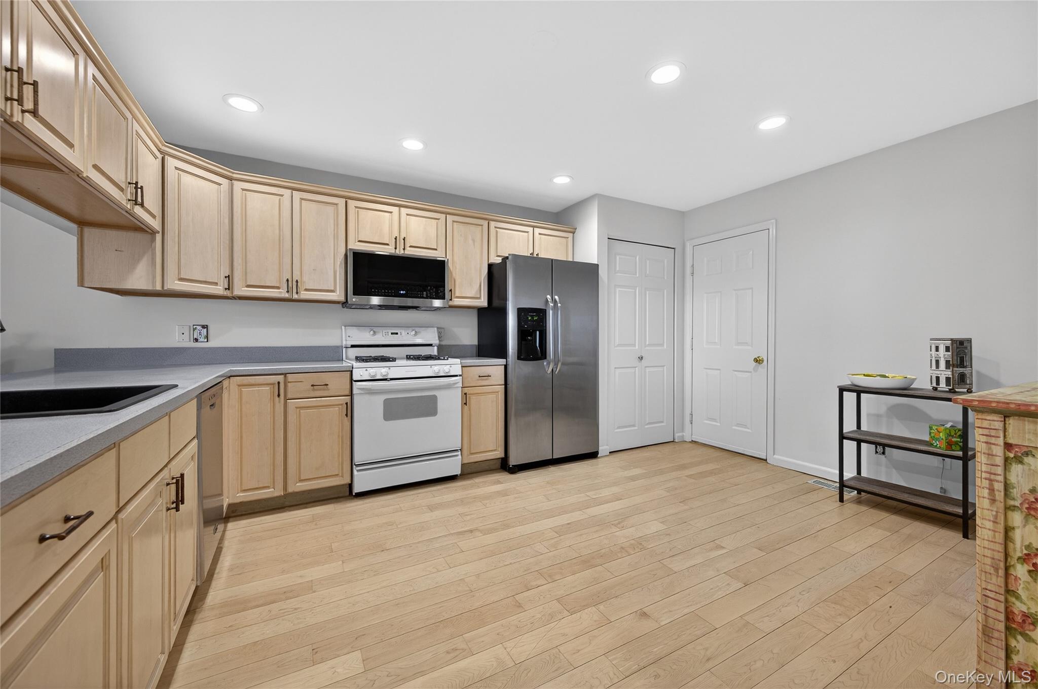 13 Parkridge Court, Huntington, NY 11743