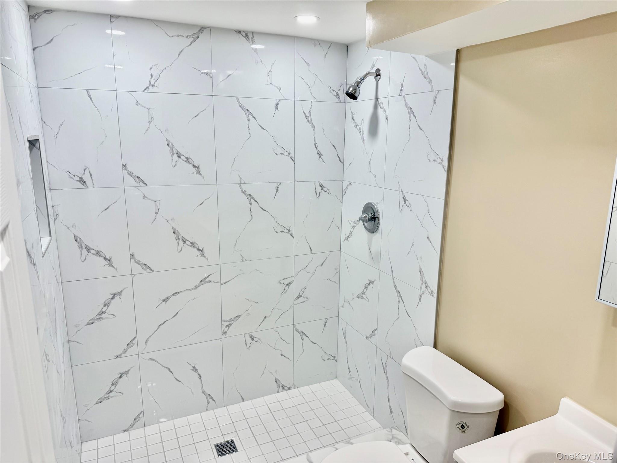 109 Harrisburg Street # Apt A, Bay Shore, NY 11706