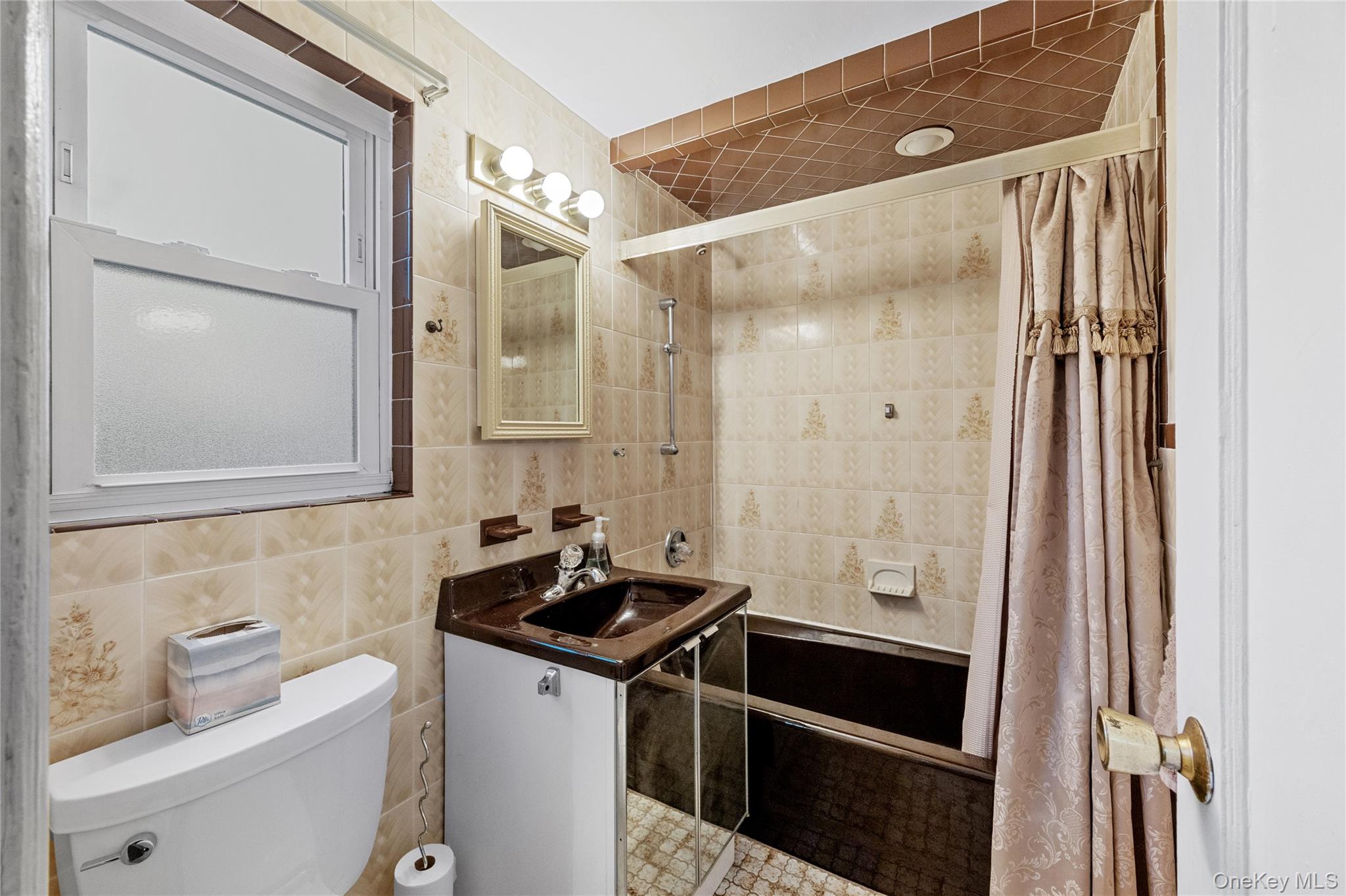 2231 3rd Street, East Meadow, NY 11554