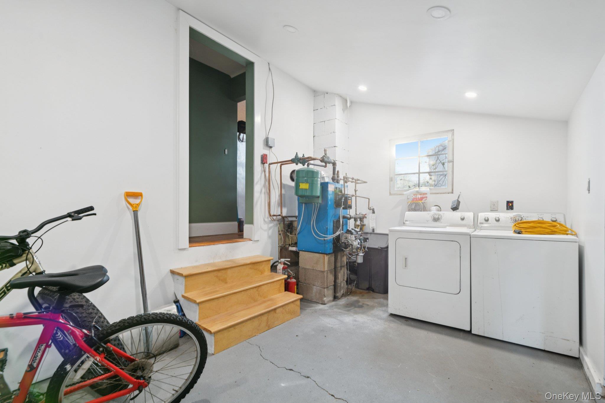 83 Elm Road E, Mastic Beach, NY 11951