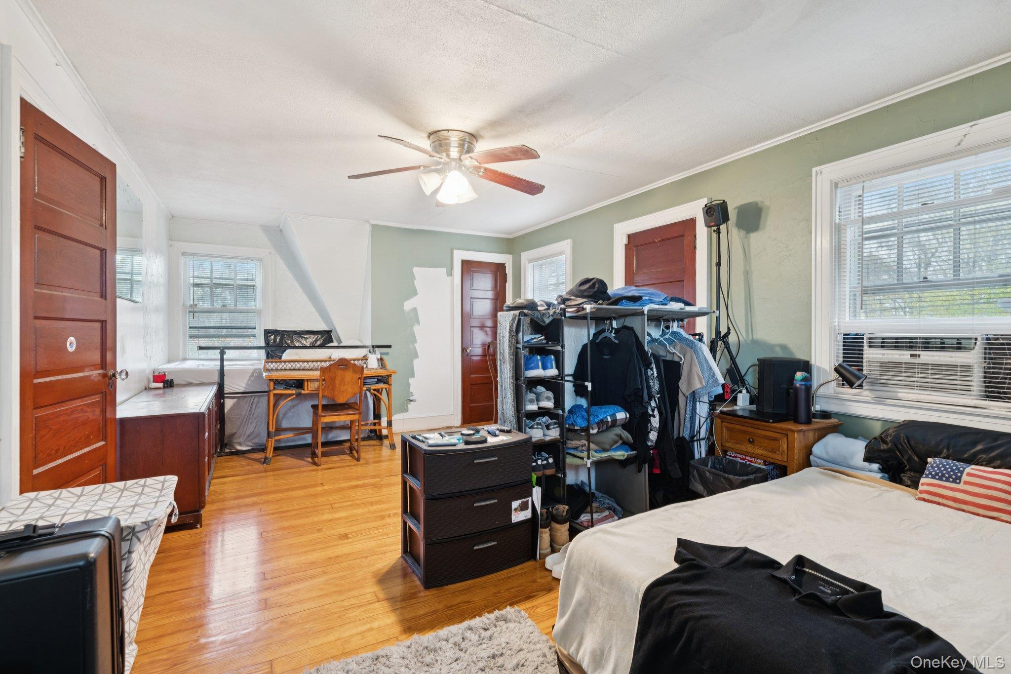 83 Elm Road E, Mastic Beach, NY 11951