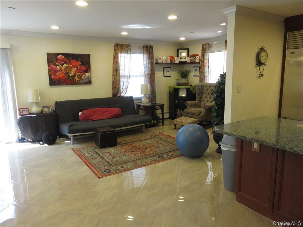 36 Greenridge Avenue # 110, White Plains, NY 10605