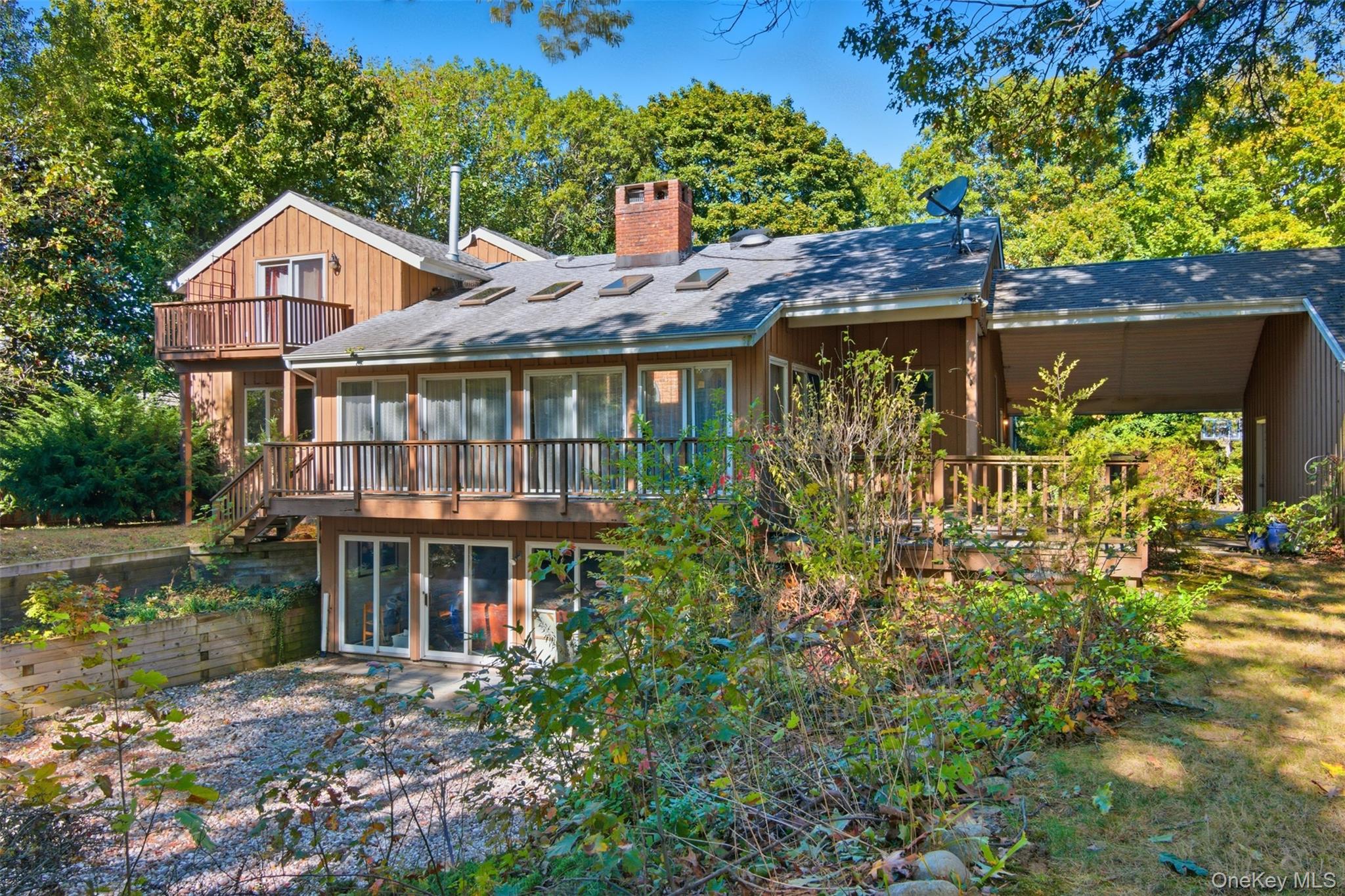 18 Greenlawn Road, Huntington, NY 11743