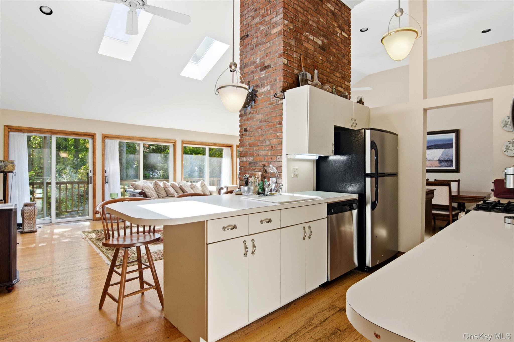 18 Greenlawn Road, Huntington, NY 11743