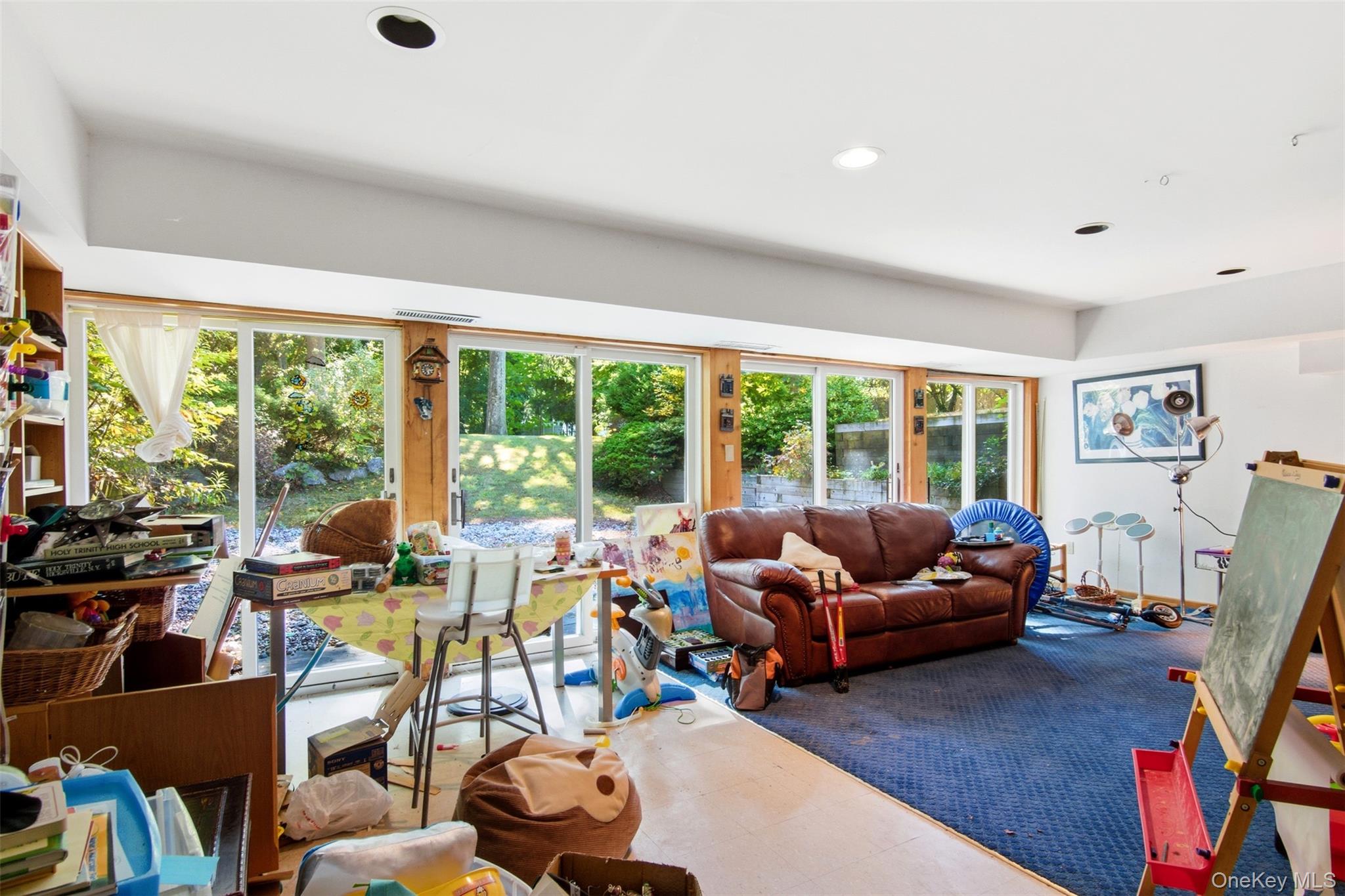 18 Greenlawn Road, Huntington, NY 11743