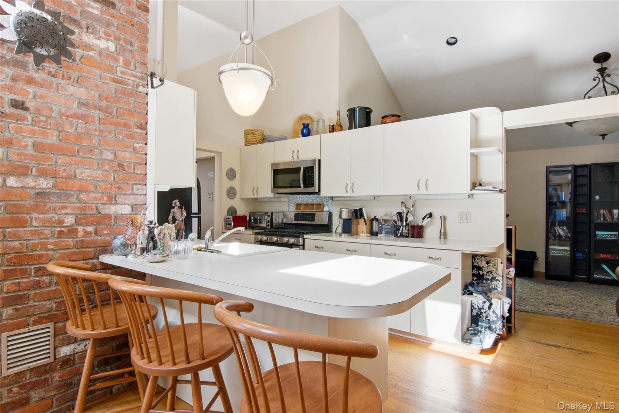 18 Greenlawn Road, Huntington, NY 11743