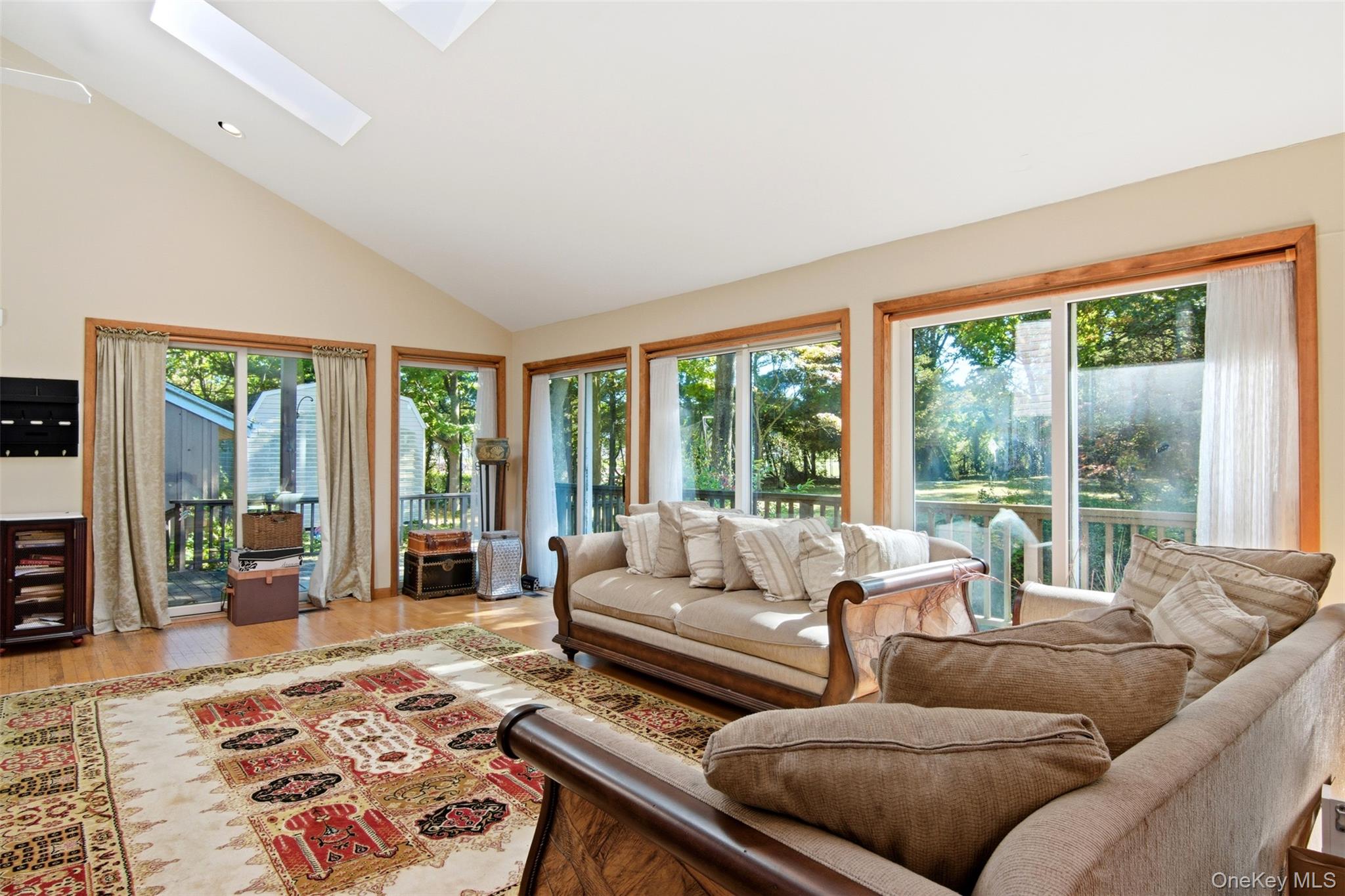 18 Greenlawn Road, Huntington, NY 11743