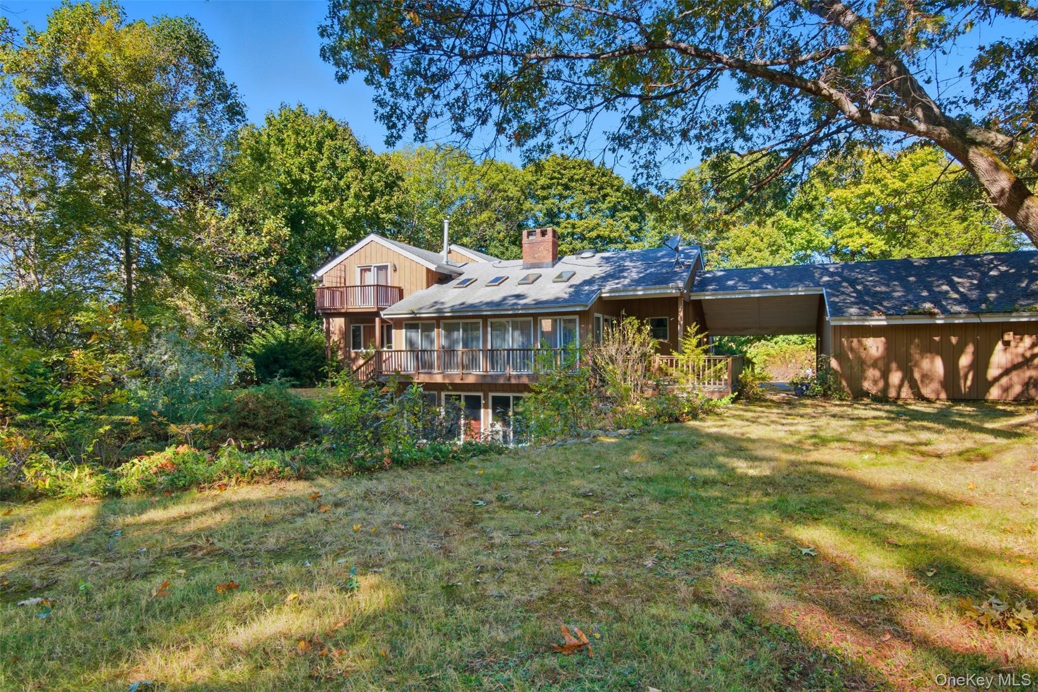 18 Greenlawn Road, Huntington, NY 11743