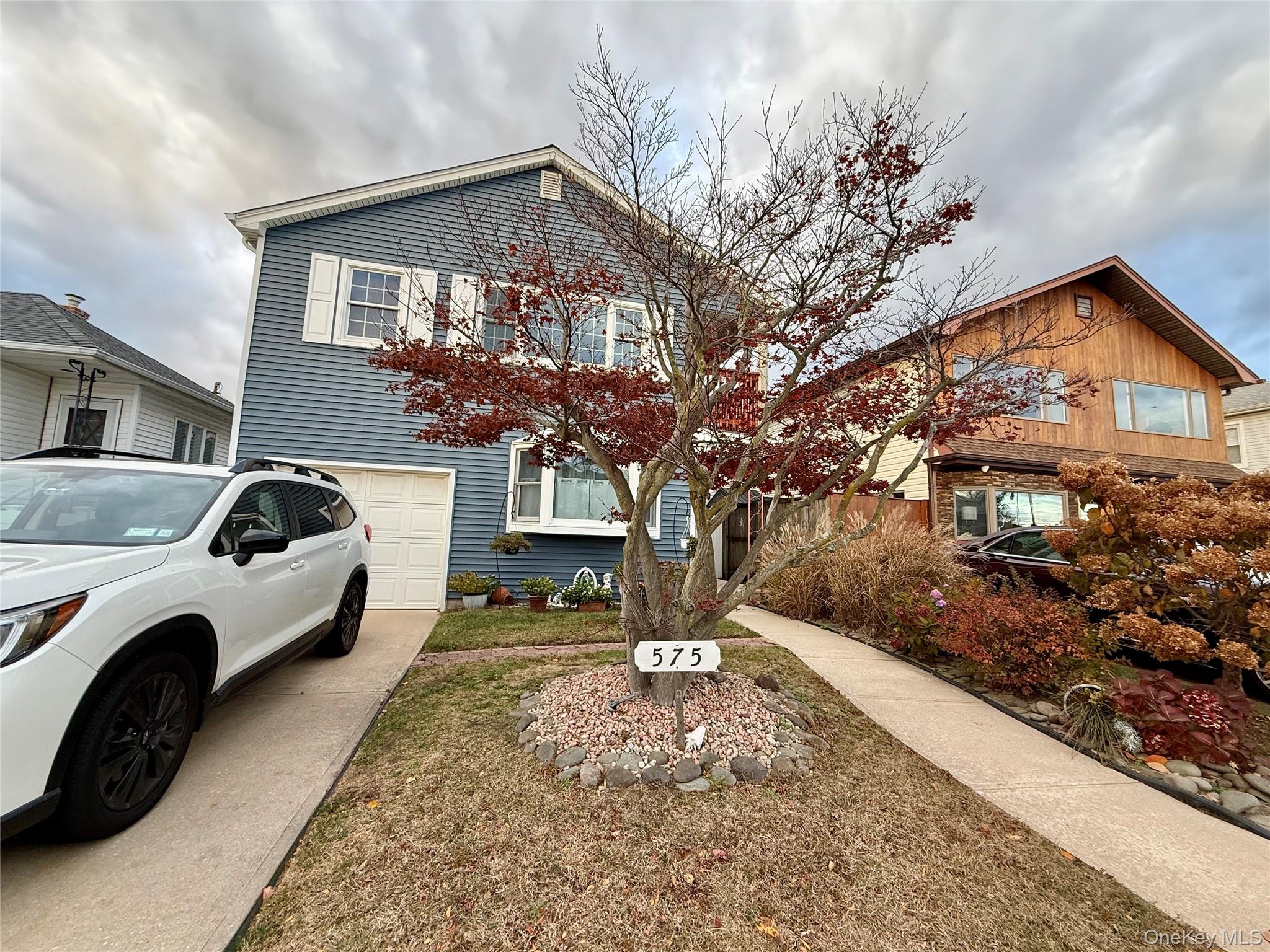 575 E Fulton Street # Upper, Long Beach, NY 11561