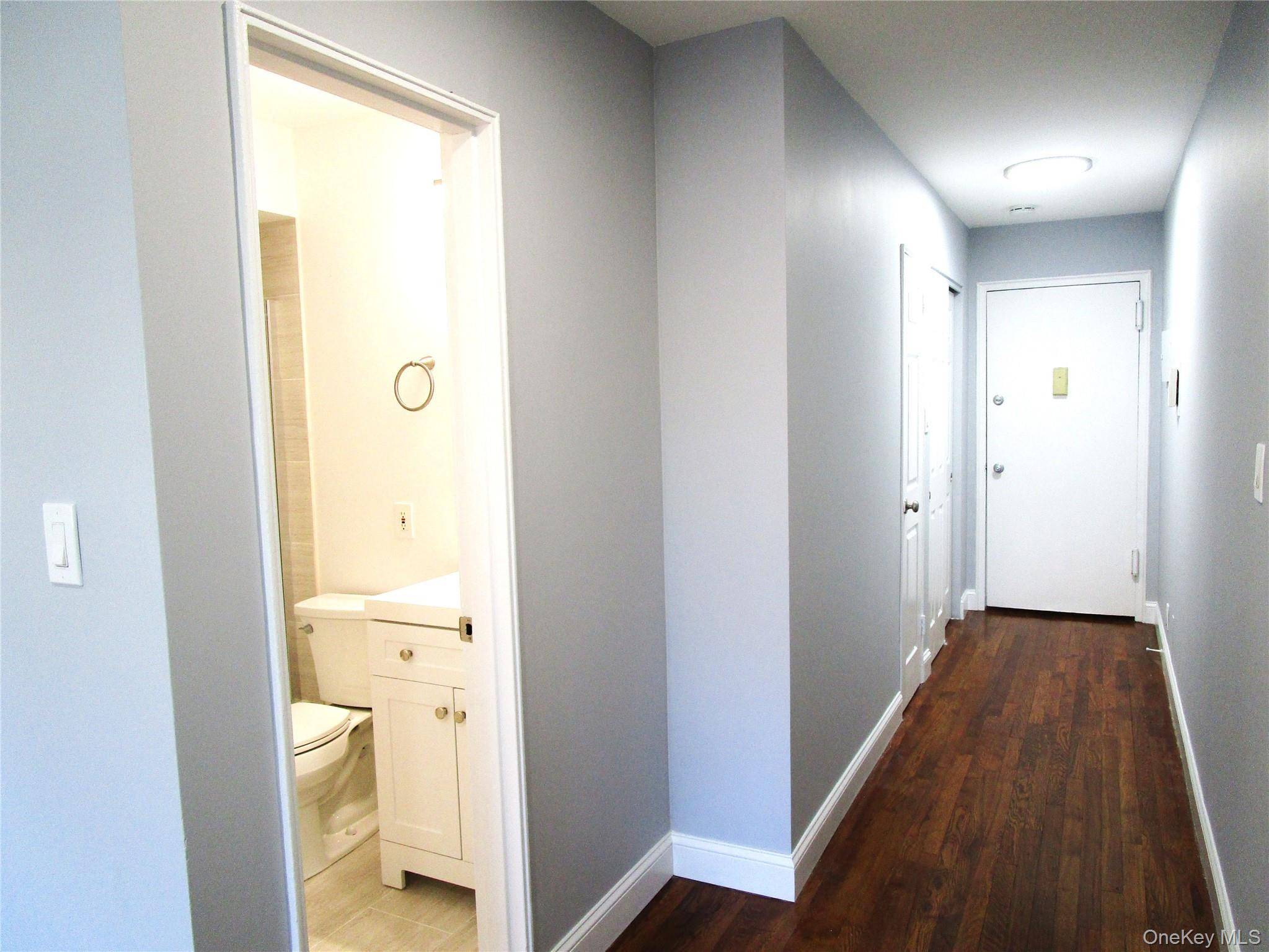 324 Post Avenue # 12F, Westbury, NY 11590