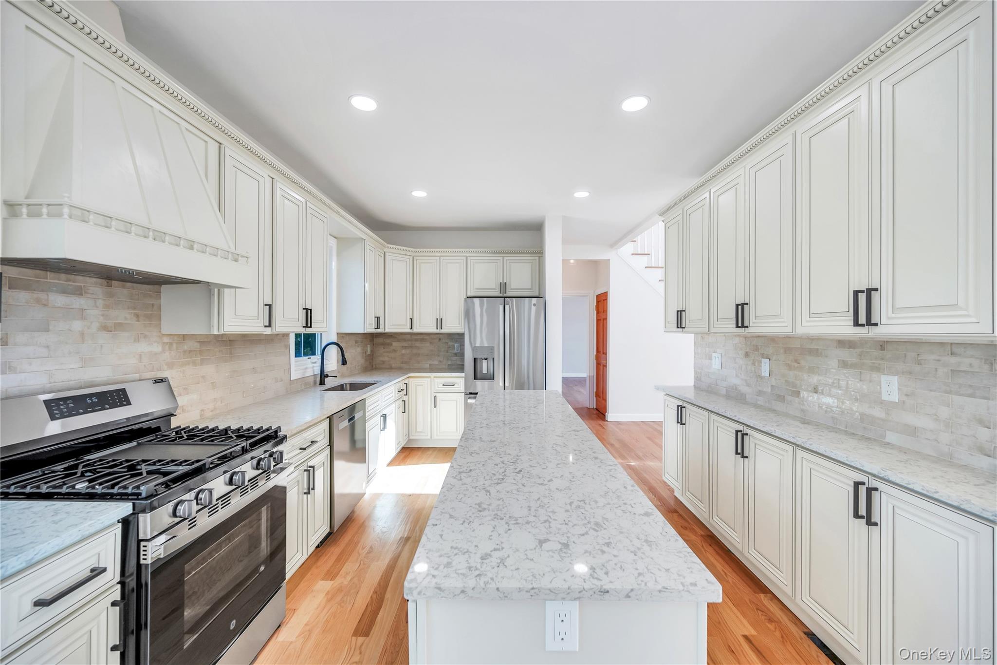 123 Cayuga Avenue, Deer Park, NY 11729