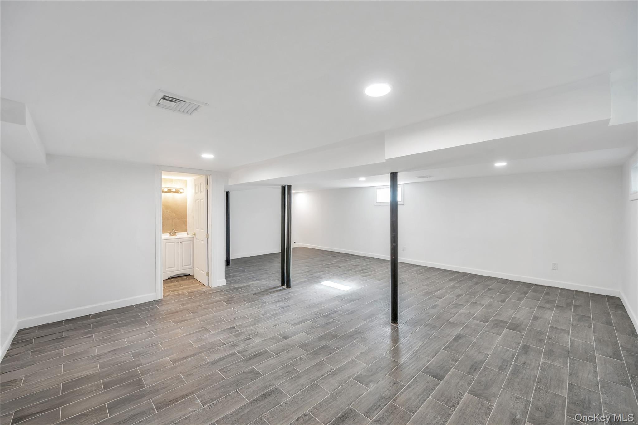 123 Cayuga Avenue, Deer Park, NY 11729