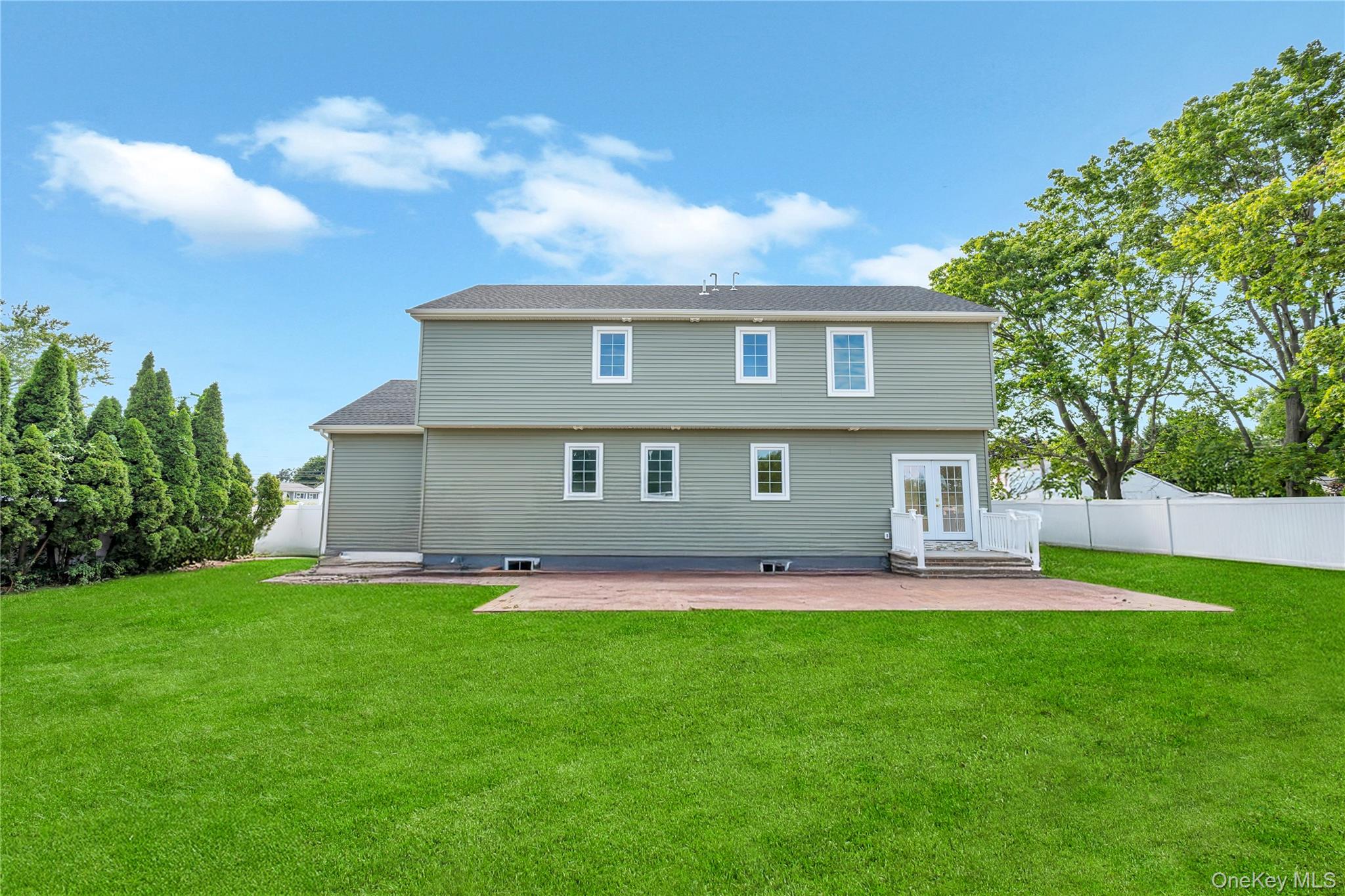 123 Cayuga Avenue, Deer Park, NY 11729