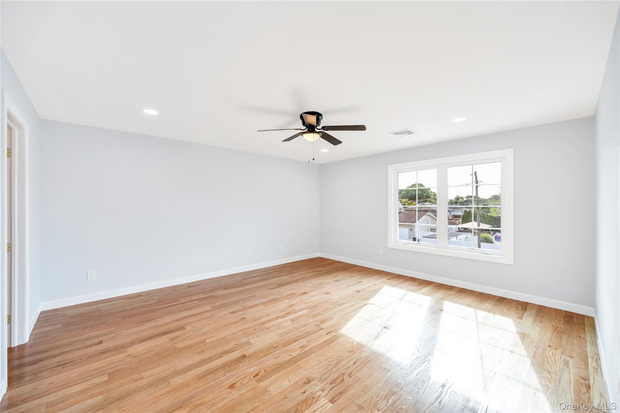 123 Cayuga Avenue, Deer Park, NY 11729