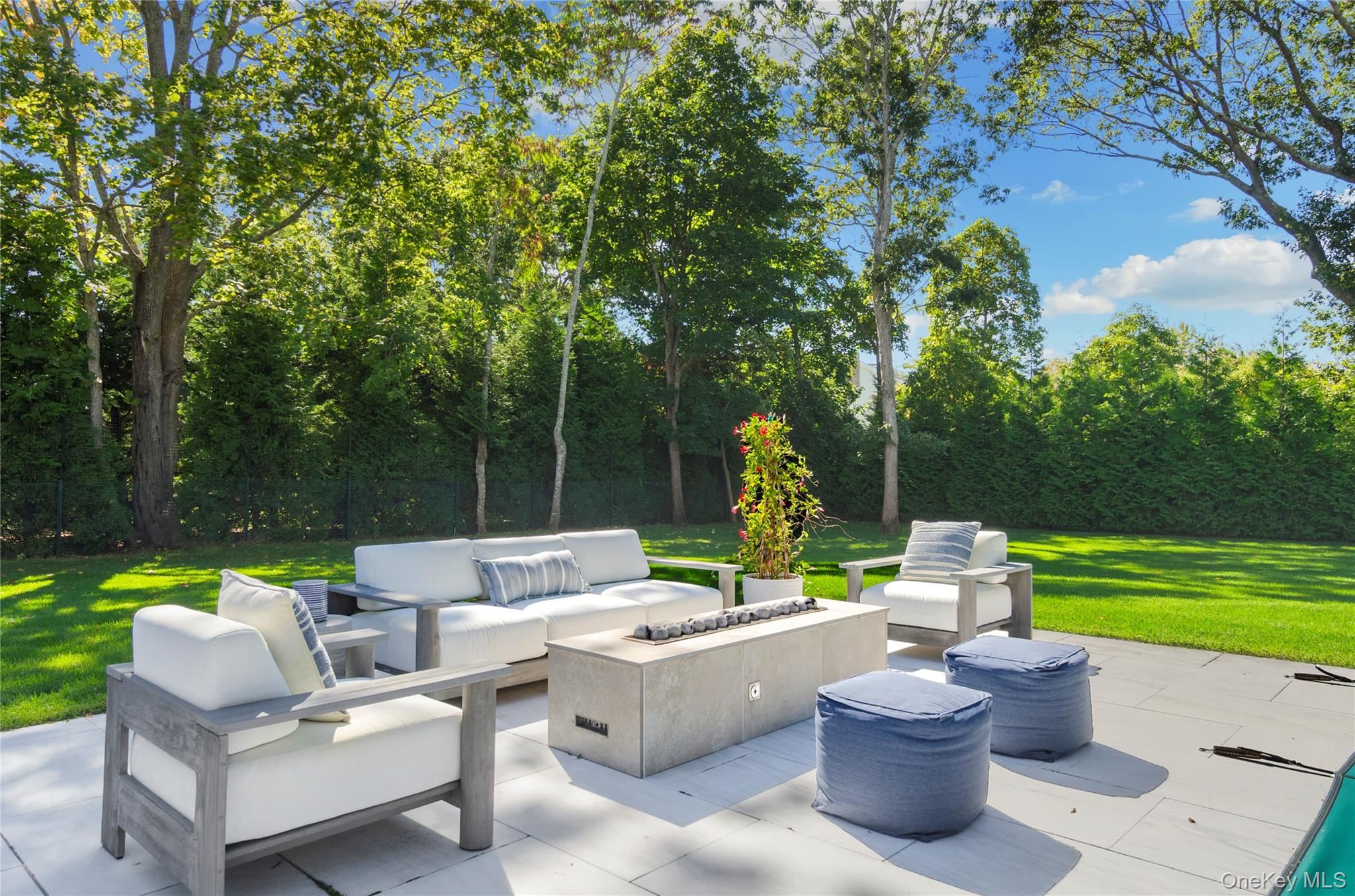 4 Piperwoods Lane, Quogue, NY 11959