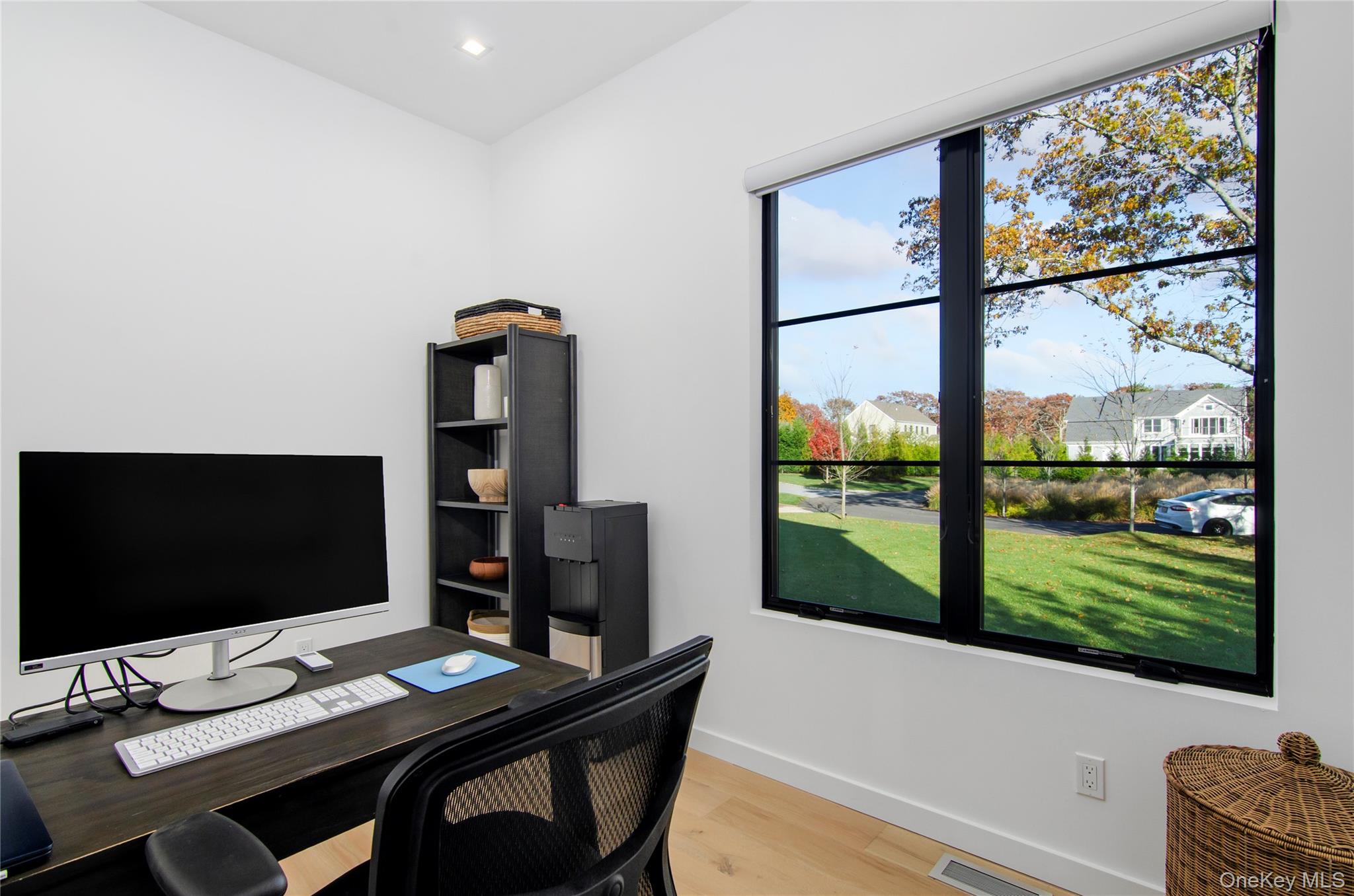 4 Piperwoods Lane, Quogue, NY 11959