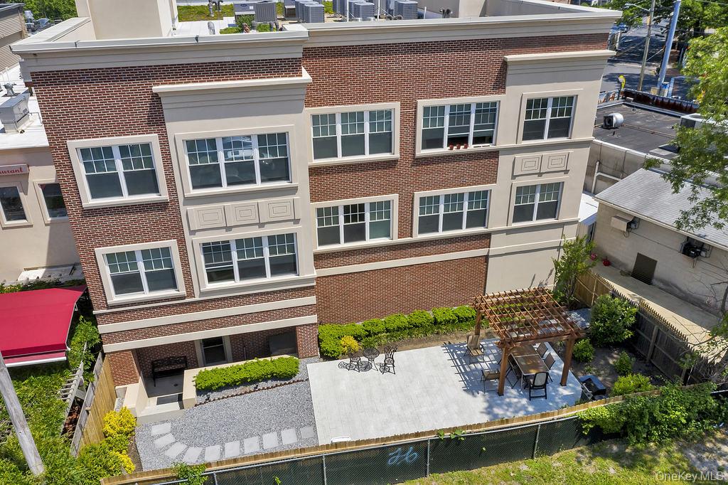 425 New York Avenue, Huntington, NY 11743