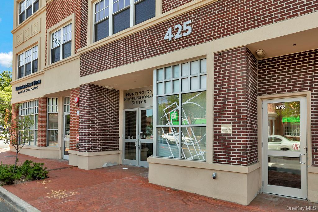 425 New York Avenue, Huntington, NY 11743