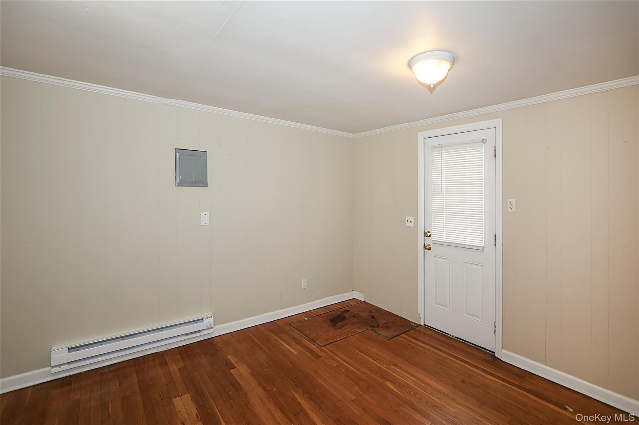 49 East Avenue, Glen Cove, NY 11542