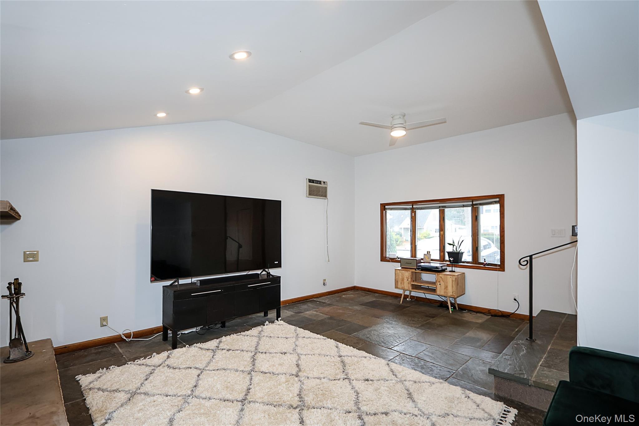 49 East Avenue, Glen Cove, NY 11542