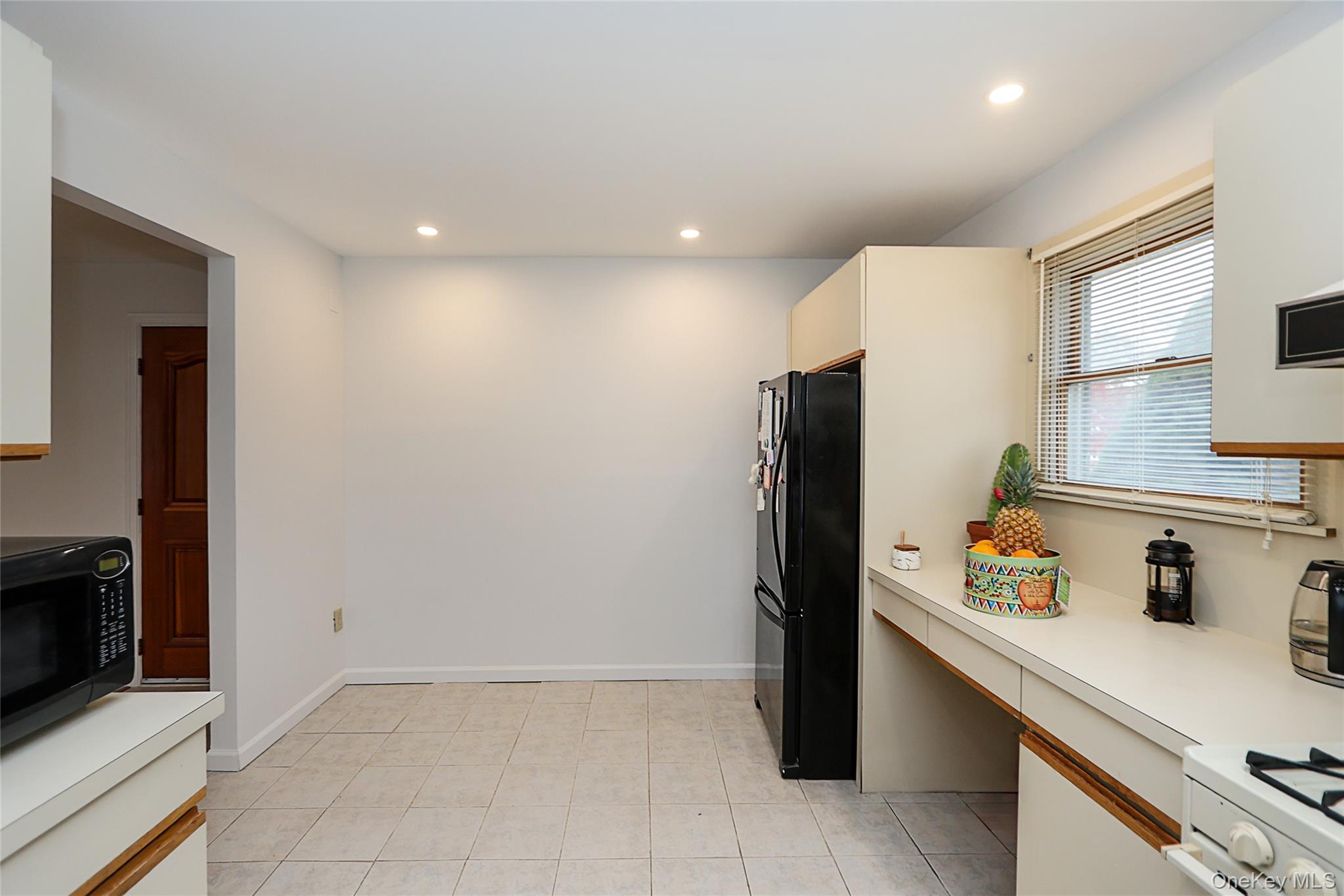 49 East Avenue, Glen Cove, NY 11542