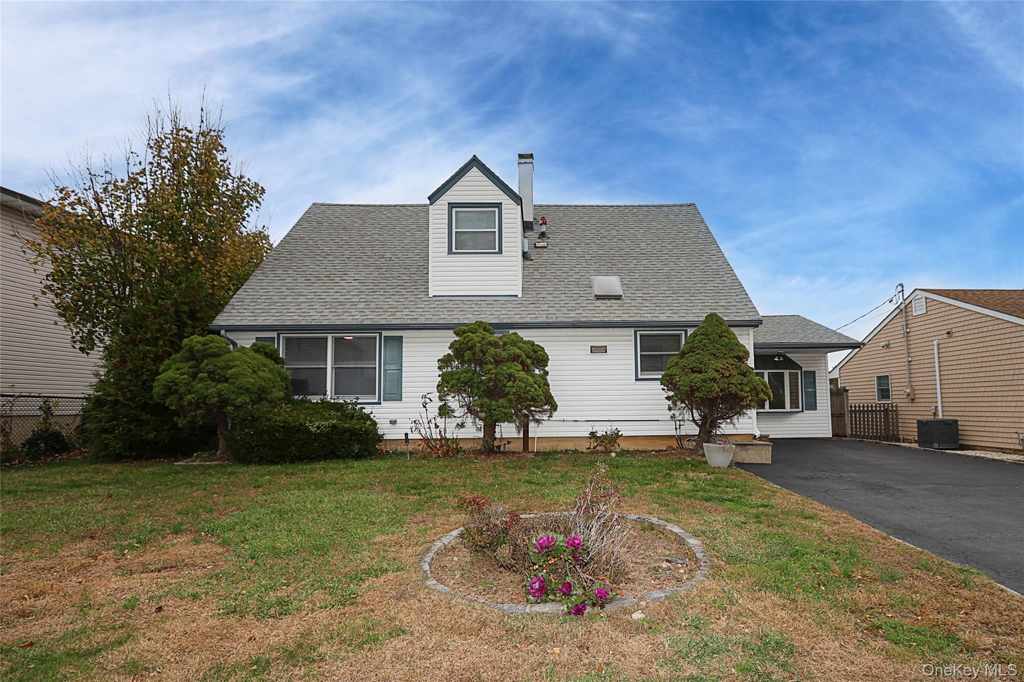 49 East Avenue, Glen Cove, NY 11542