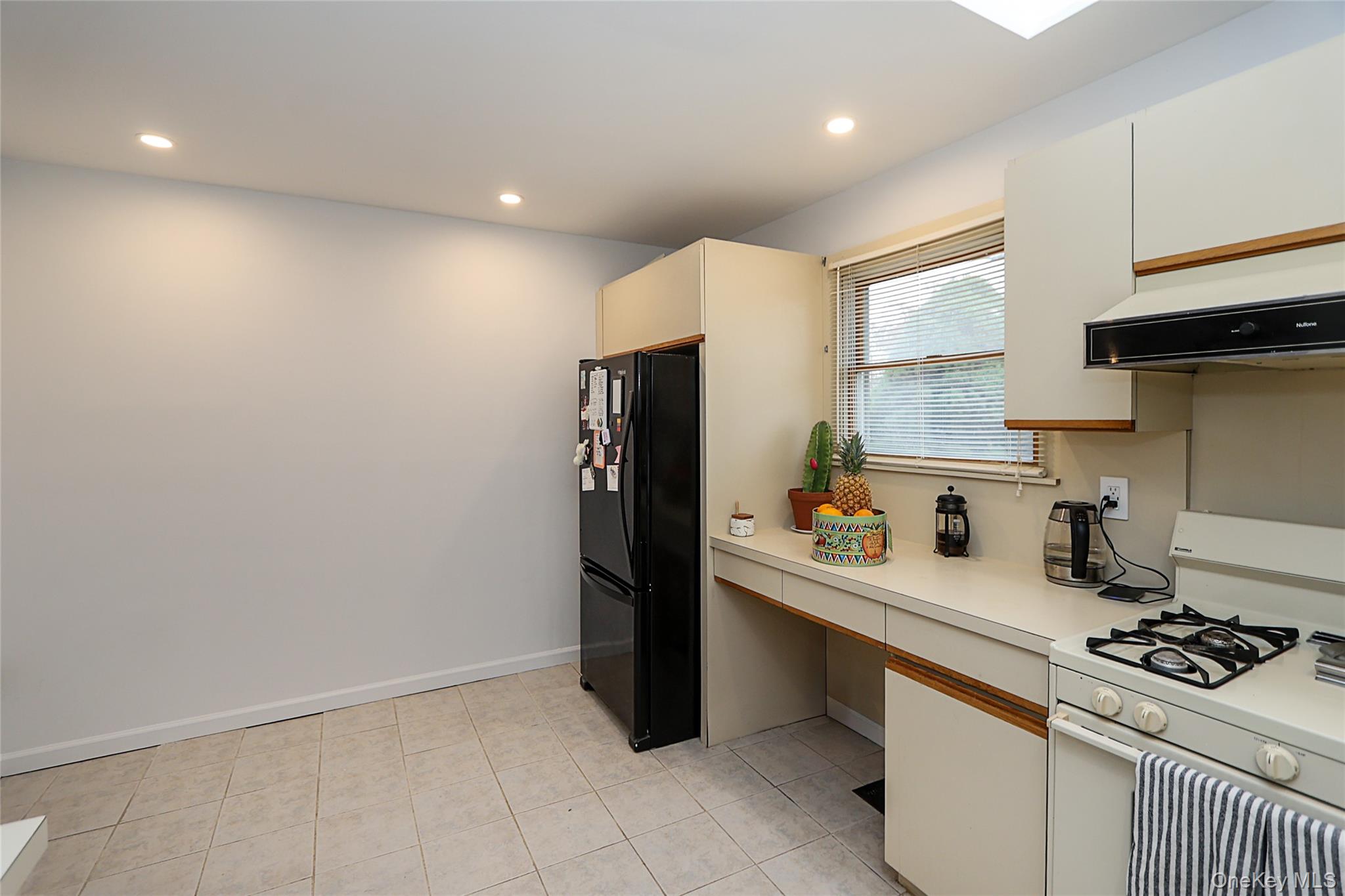 49 East Avenue, Glen Cove, NY 11542