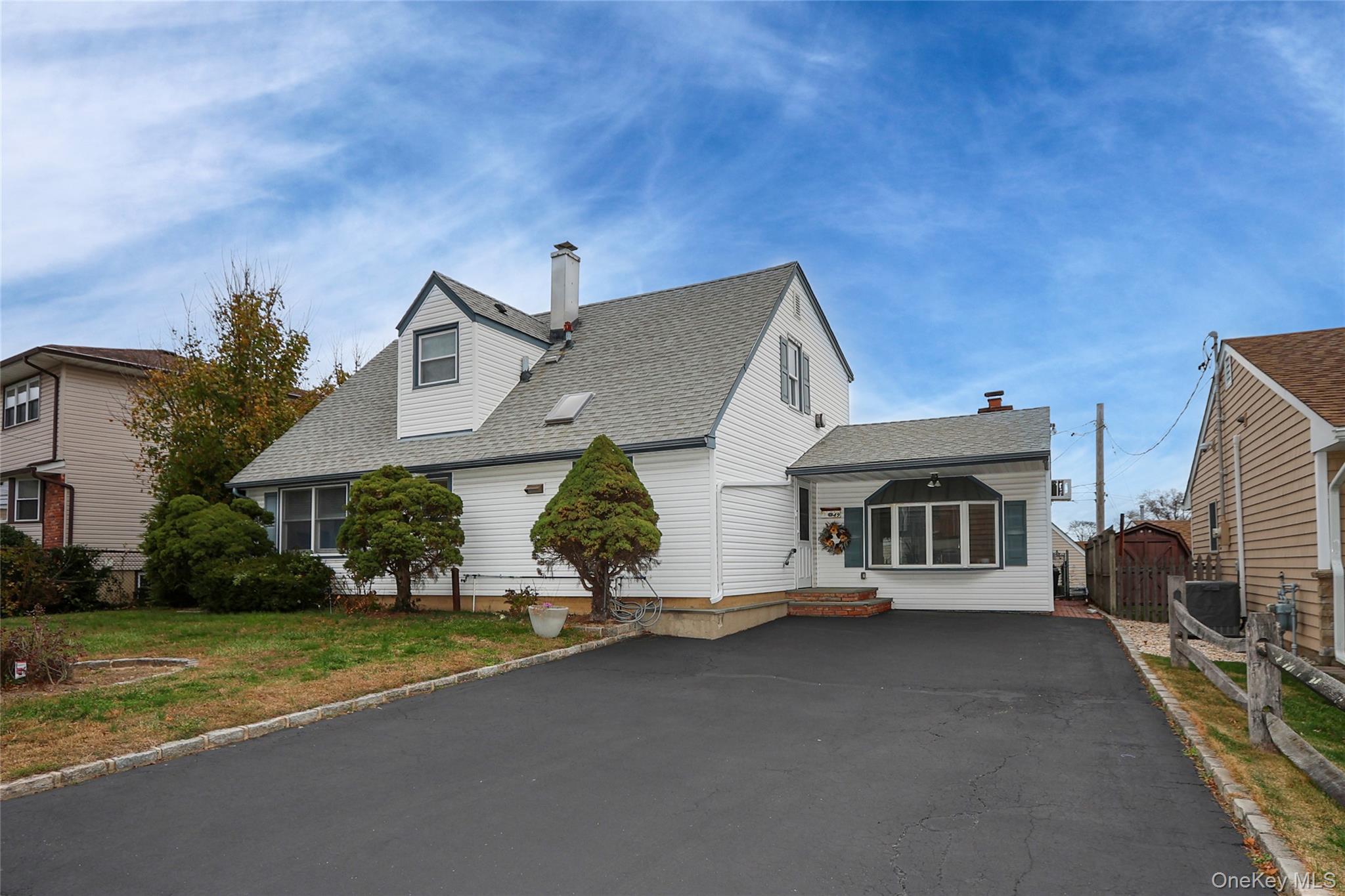 49 East Avenue, Glen Cove, NY 11542