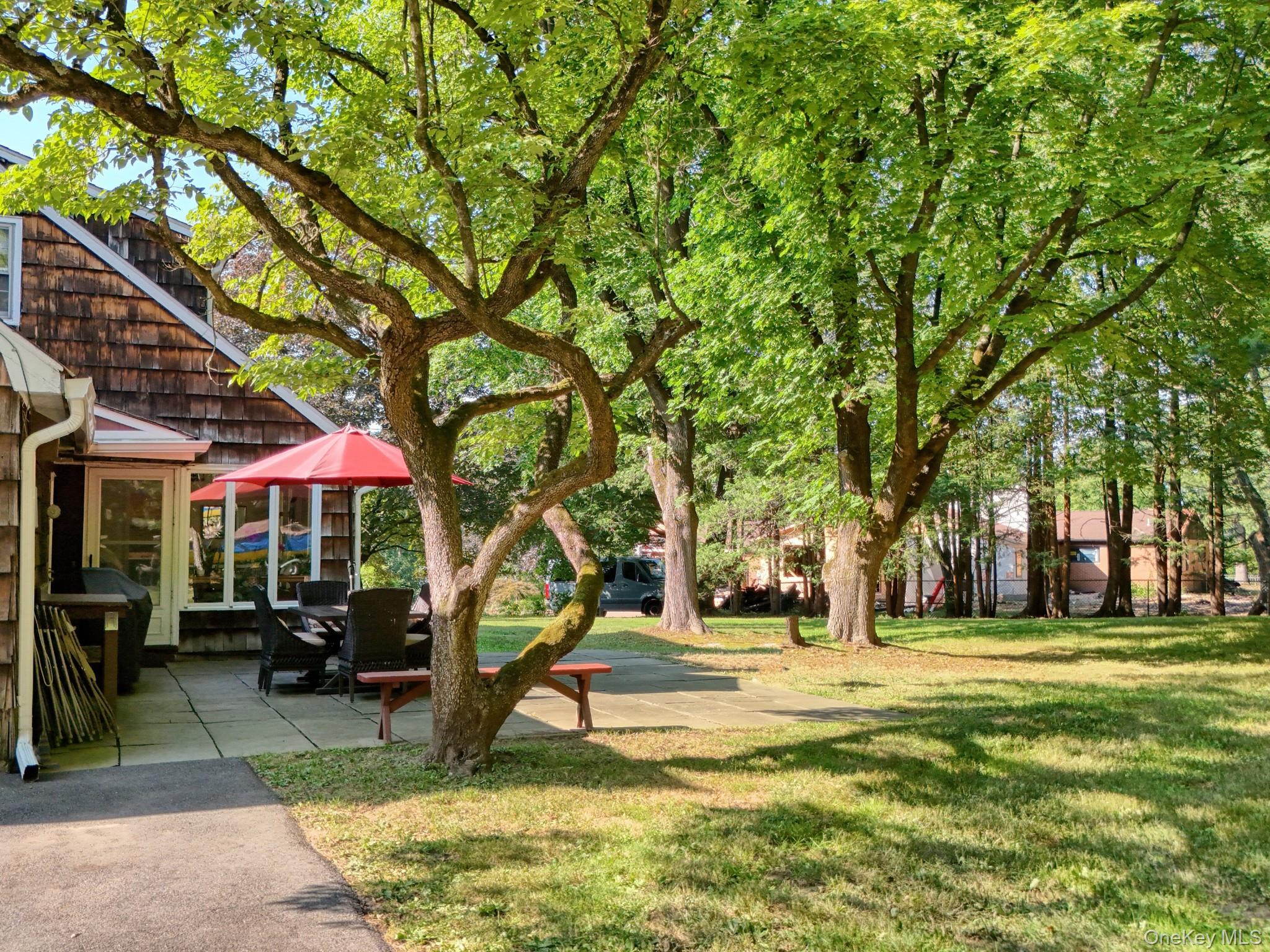 10 LINDA Drive, Montebello, NY 10901