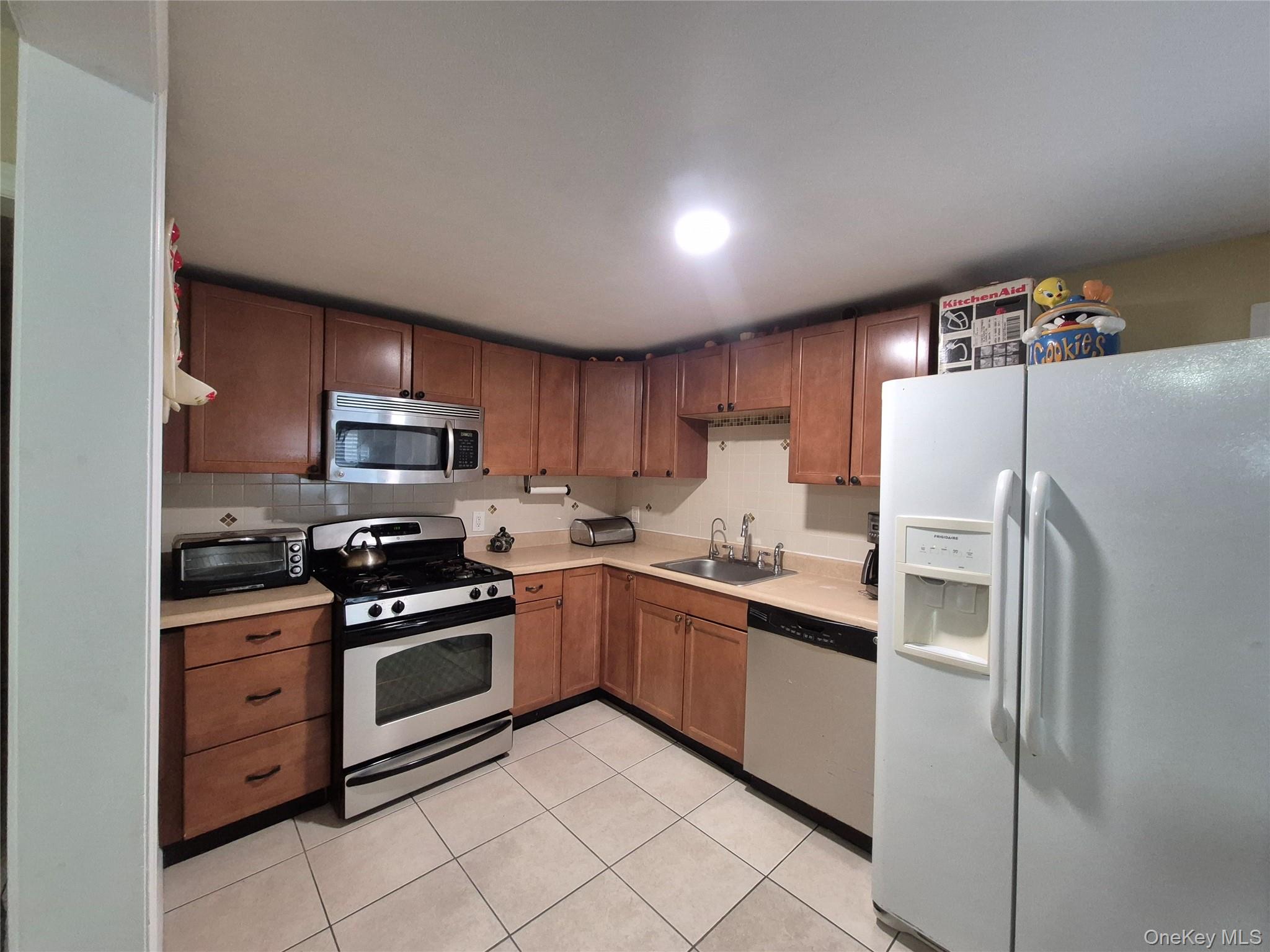 172 Argyle Avenue, Uniondale, NY 11553