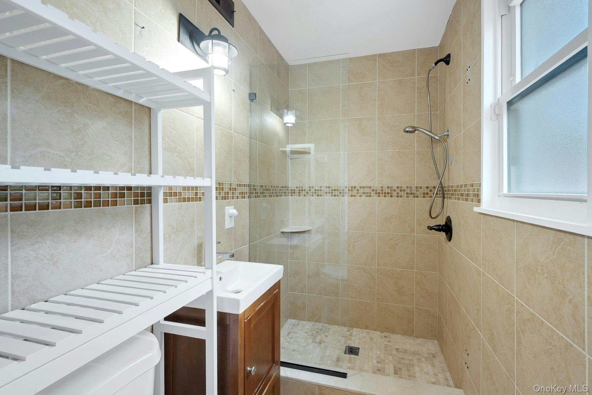 1 Echo Bay Place, New Rochelle, NY 10805