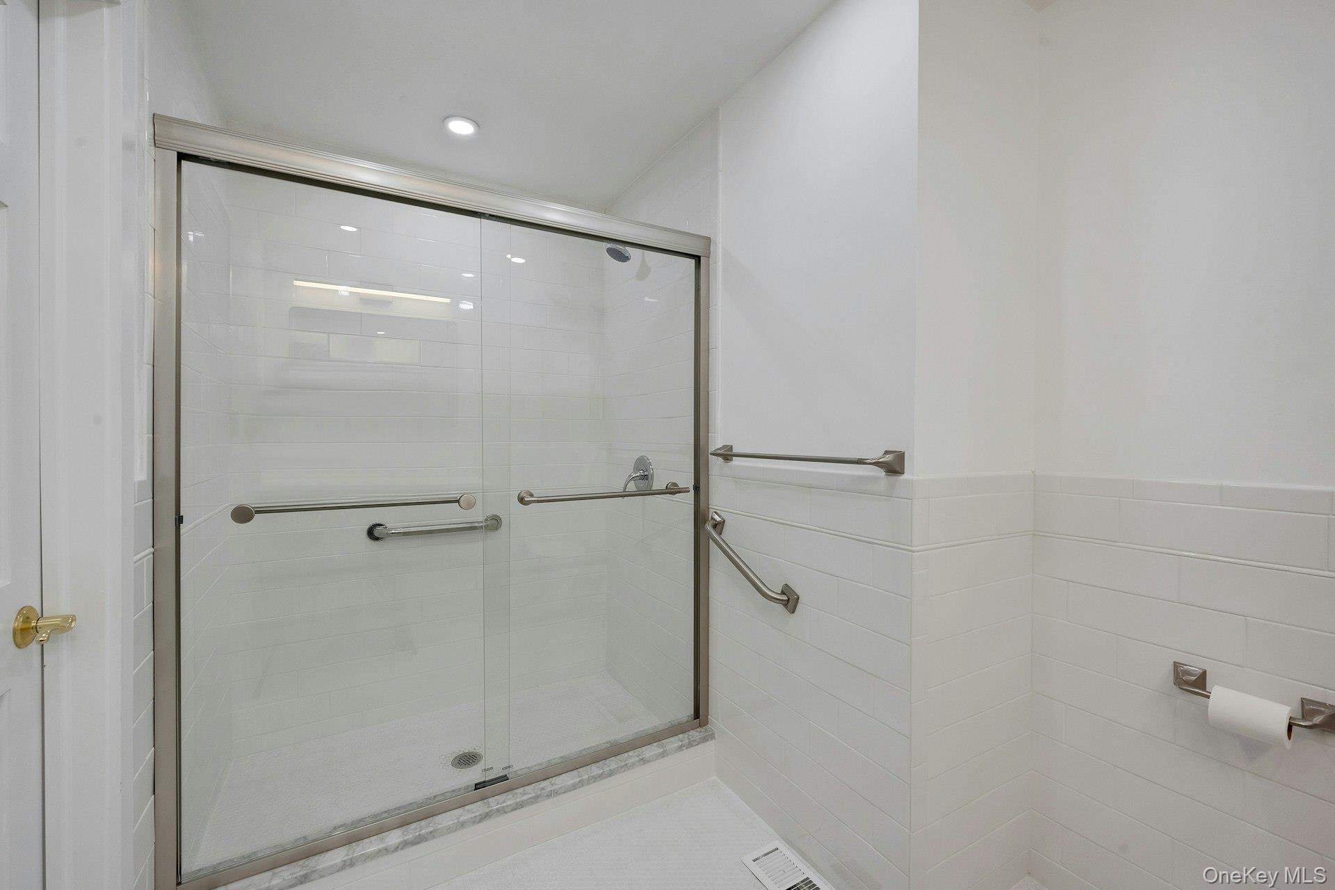 1 Echo Bay Place, New Rochelle, NY 10805