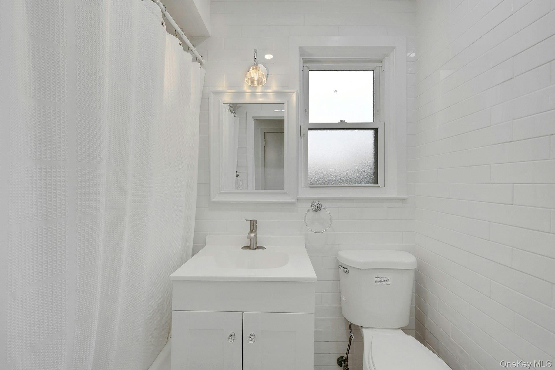 1 Echo Bay Place, New Rochelle, NY 10805