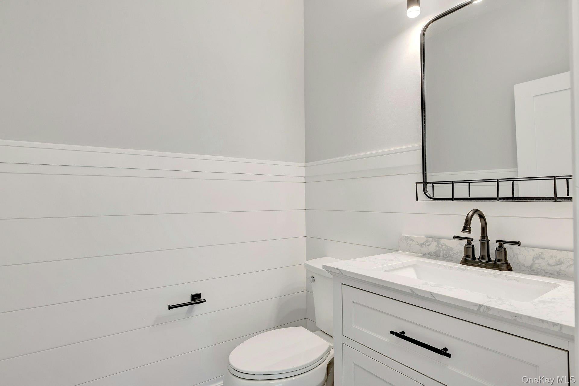 509 Oak Bluff Court, Moriches, NY 11955