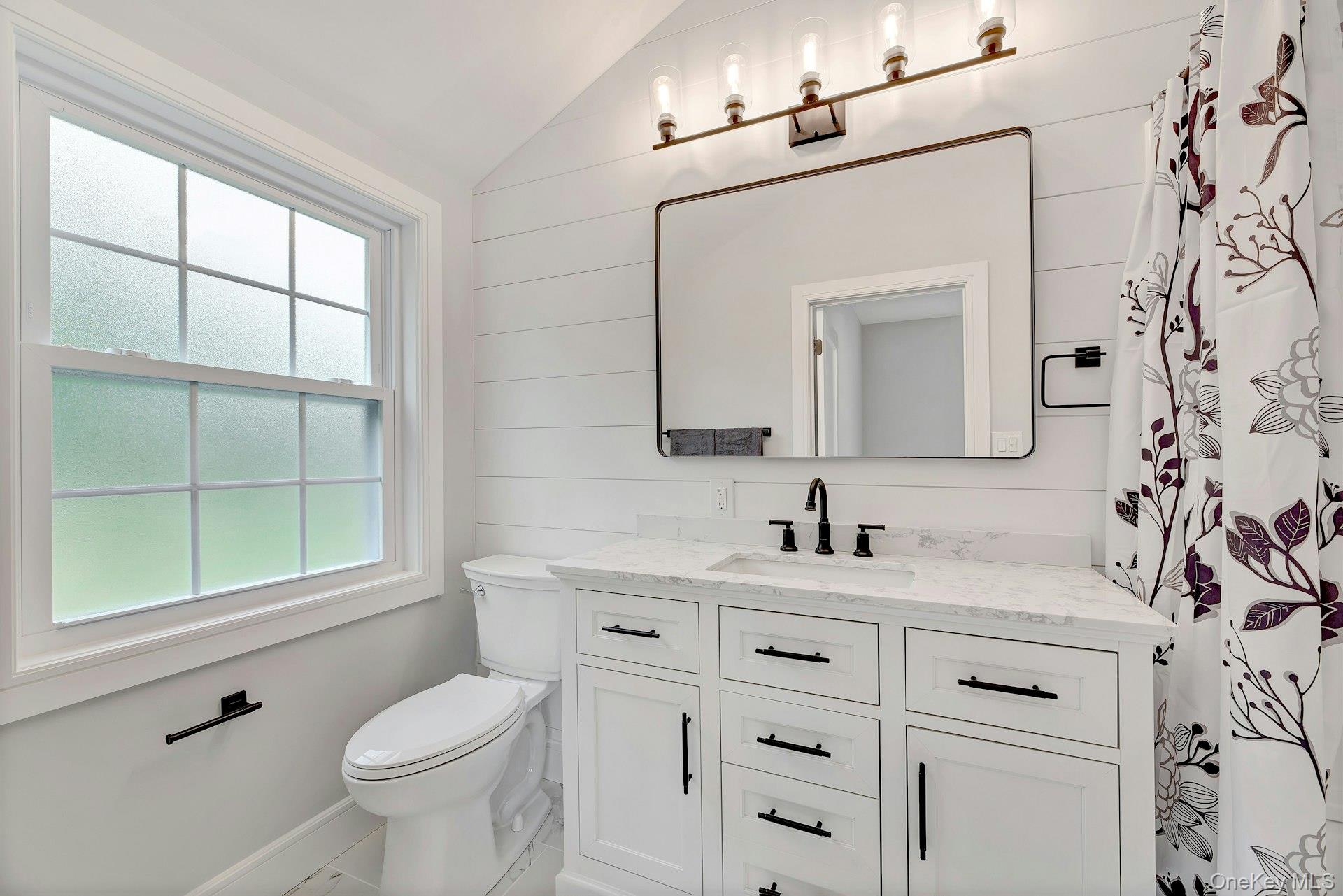 509 Oak Bluff Court, Moriches, NY 11955