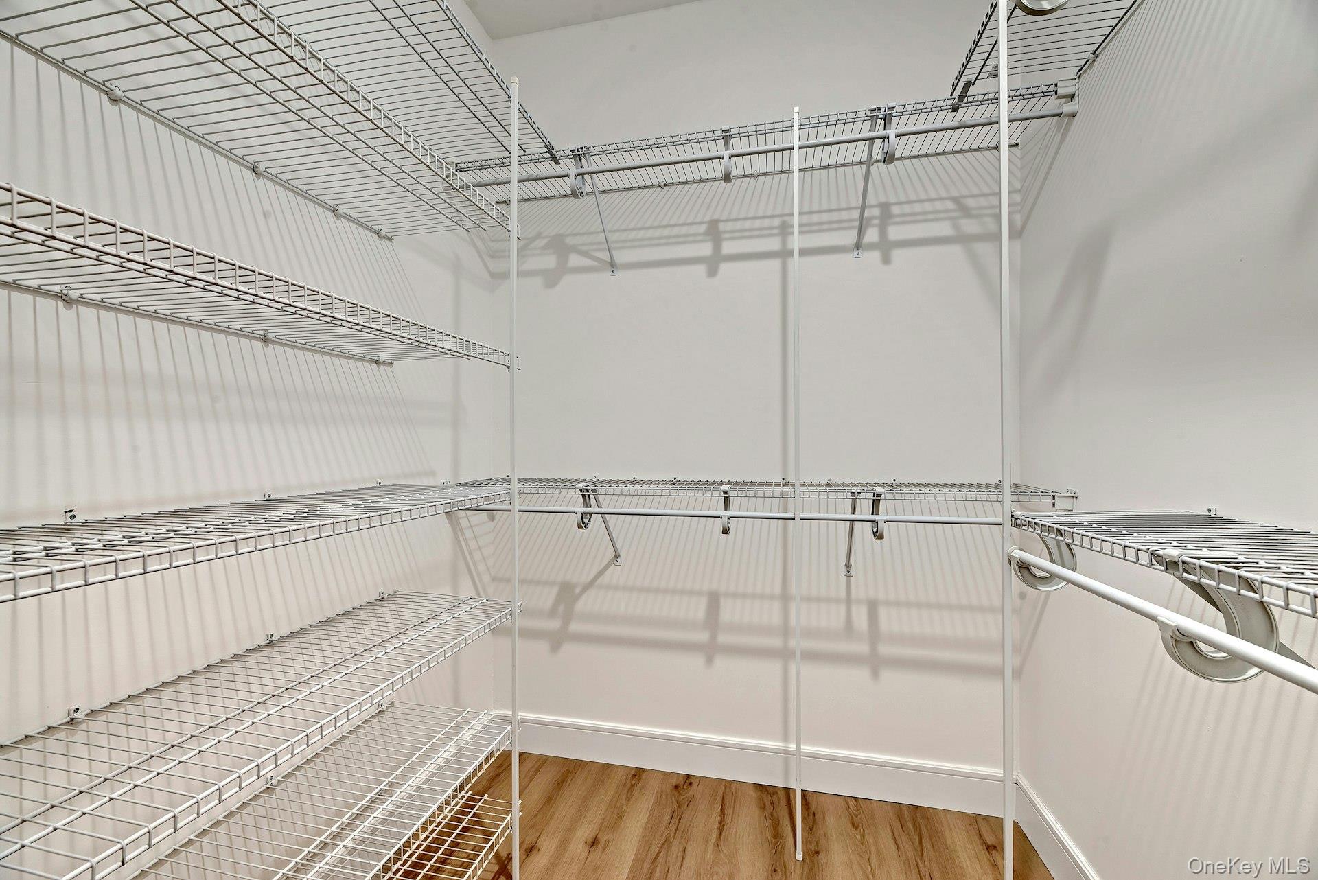 509 Oak Bluff Court, Moriches, NY 11955