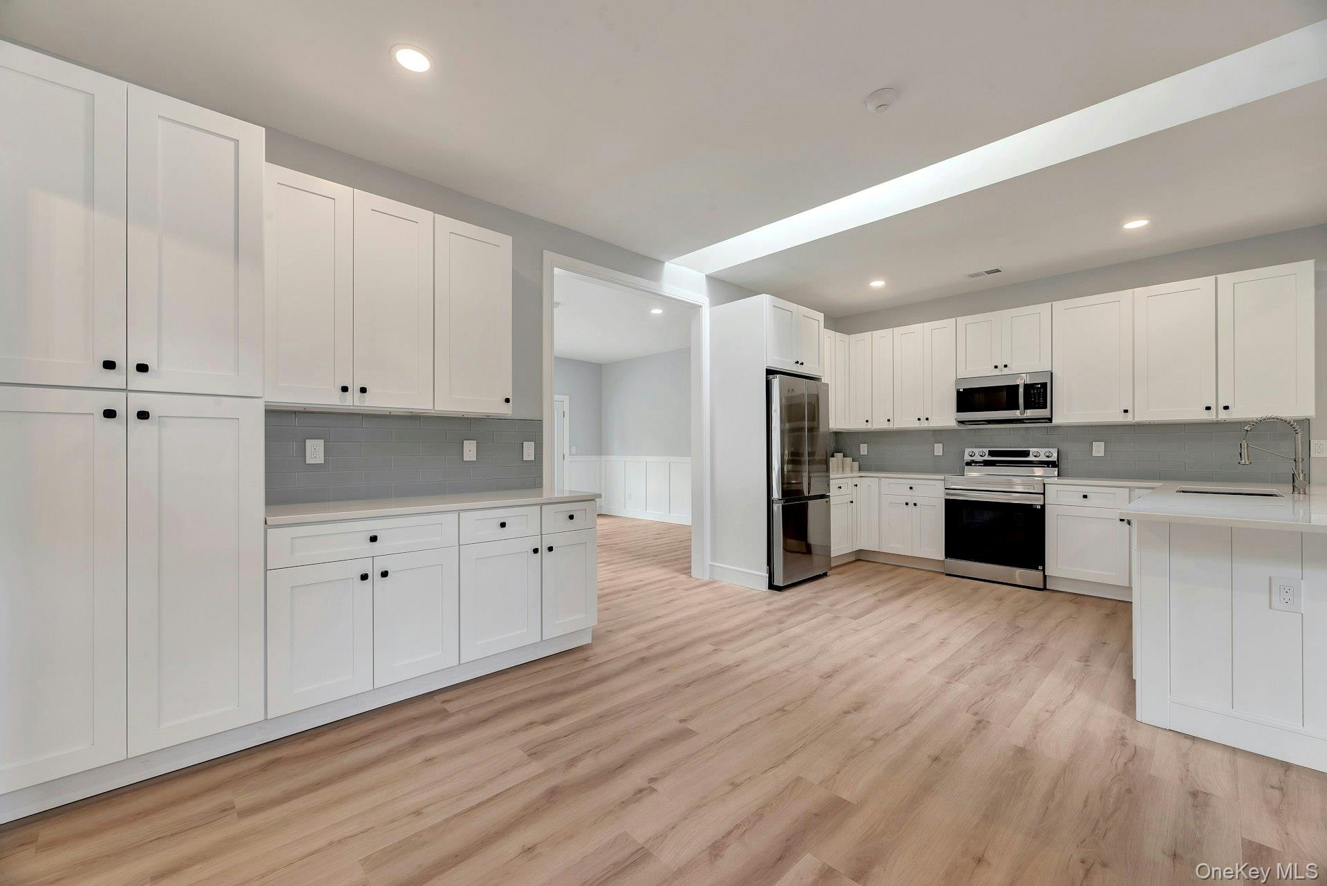 509 Oak Bluff Court, Moriches, NY 11955