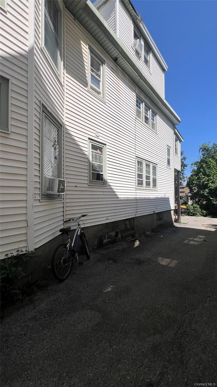 13 Hammersley Avenue, Poughkeepsie, NY 12601