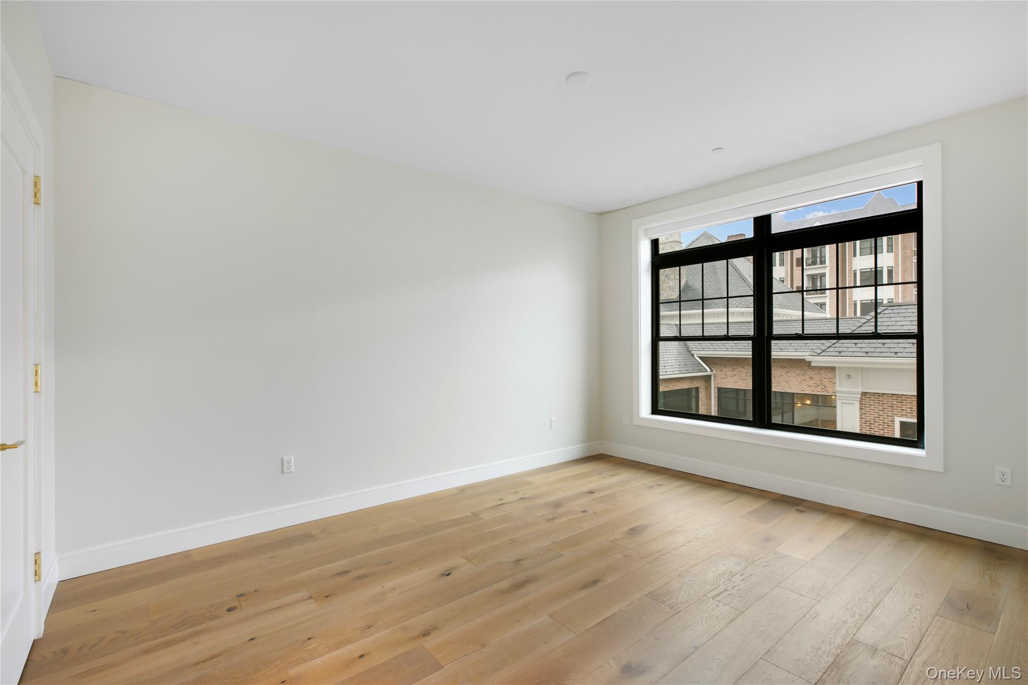 695 Merrick Avenue # 304, Westbury, NY 11590