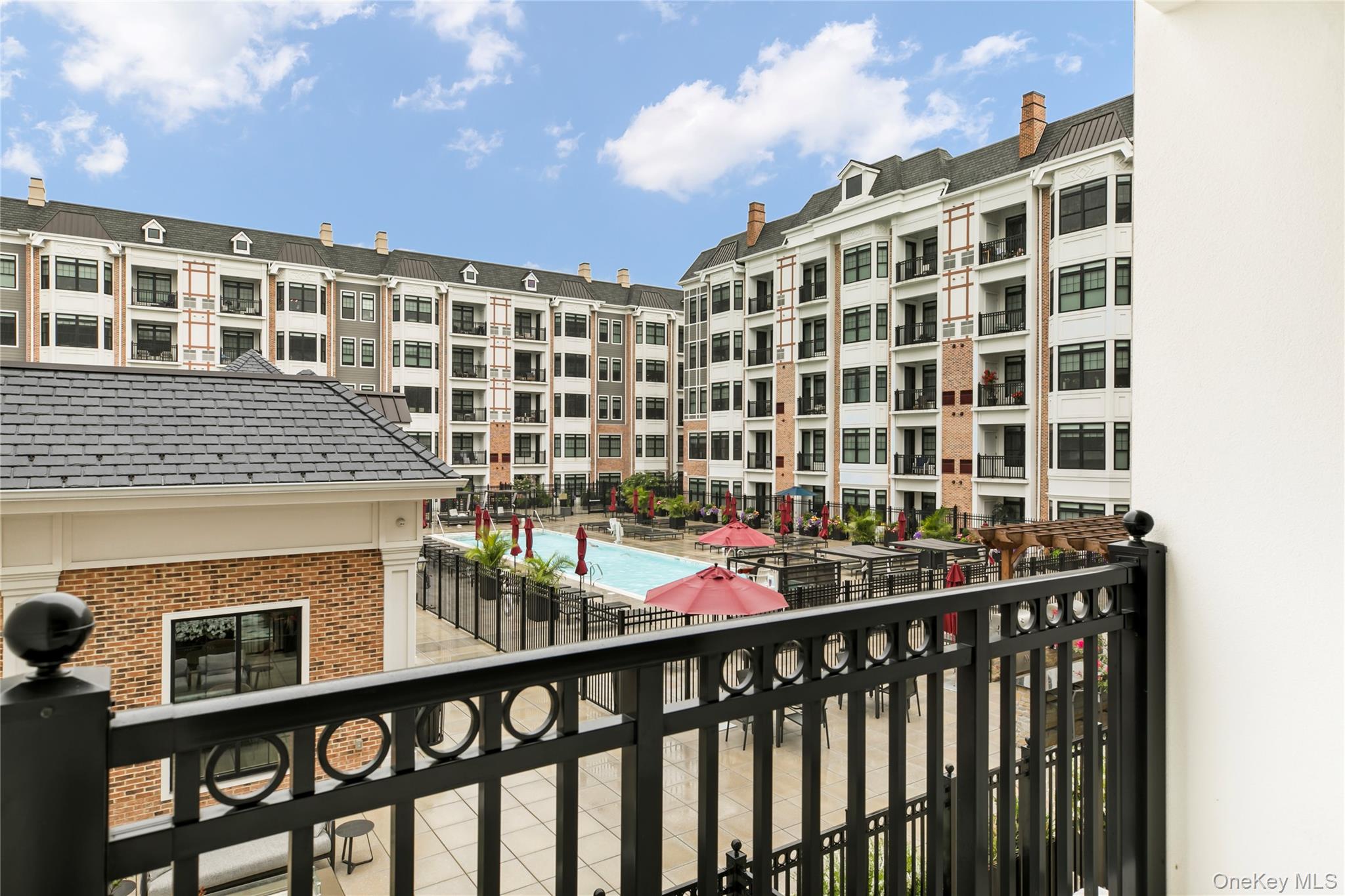 695 Merrick Avenue # 304, Westbury, NY 11590