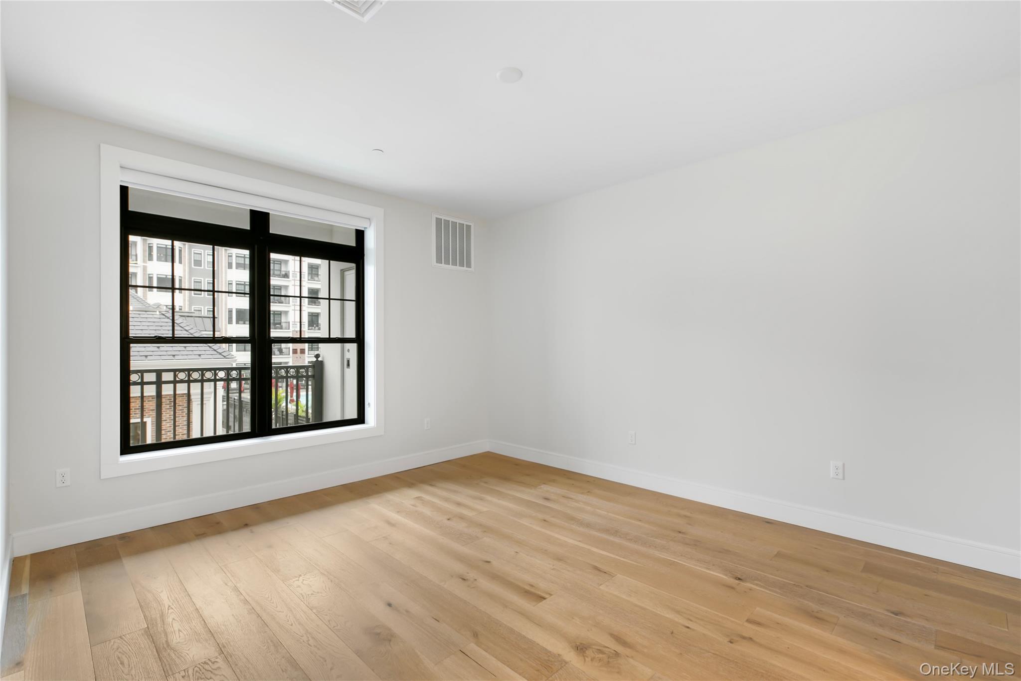 695 Merrick Avenue # 304, Westbury, NY 11590