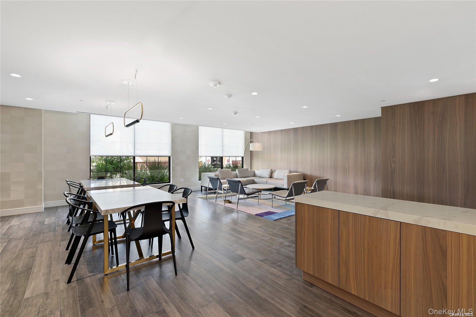 695 Merrick Avenue # 304, Westbury, NY 11590